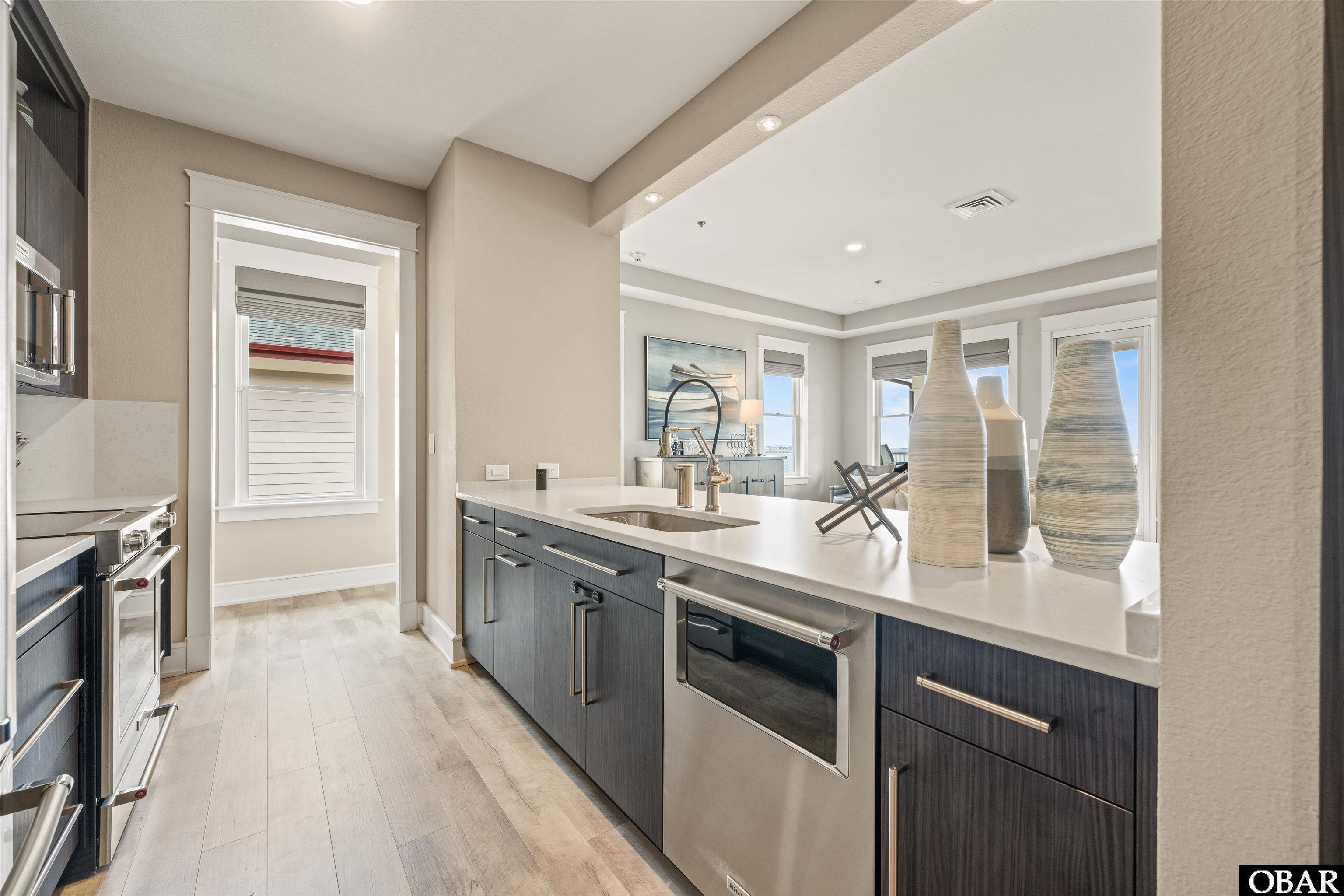 202 Dartmoor Ave. Unit 202-C