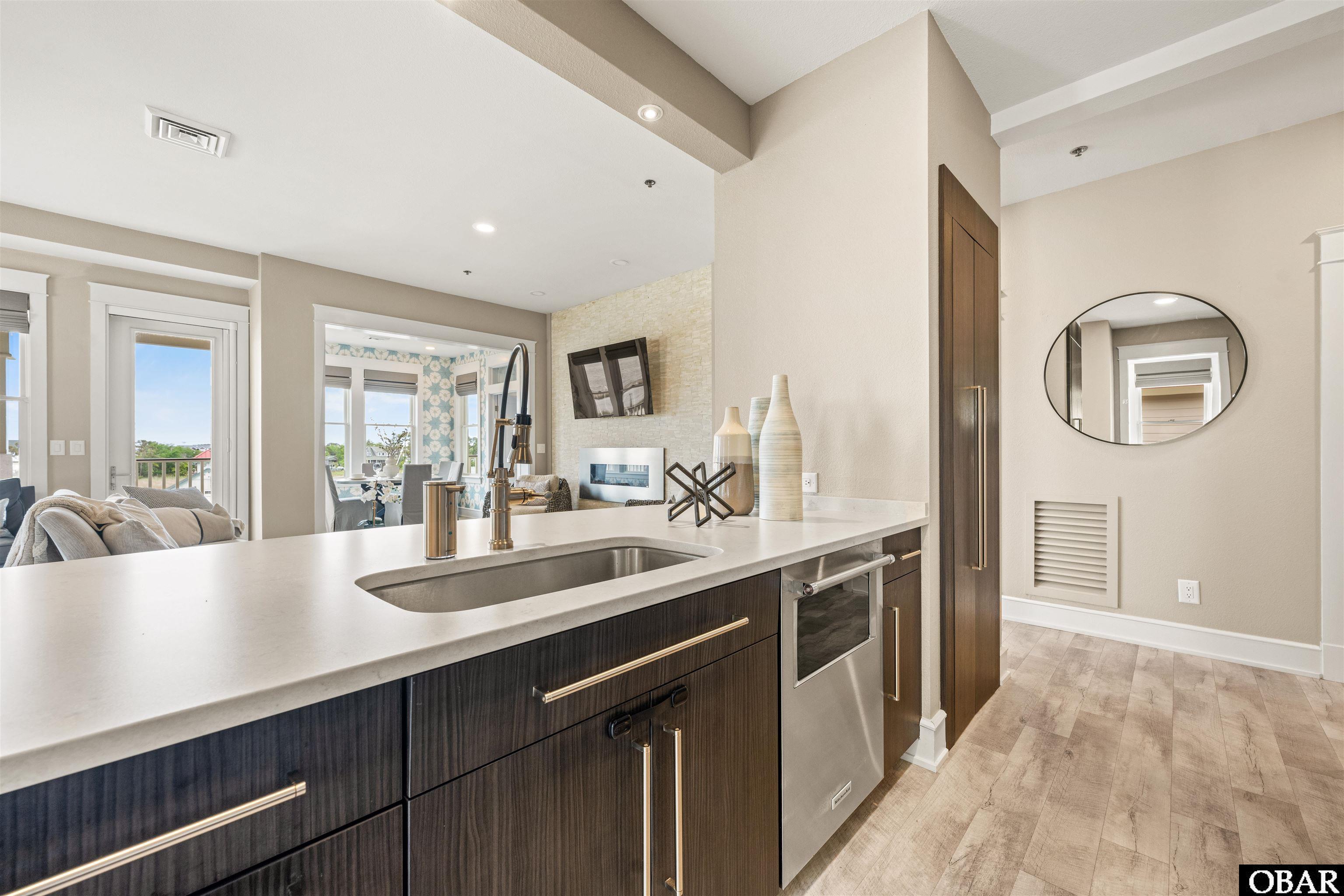 202 Dartmoor Ave. Unit 202-C