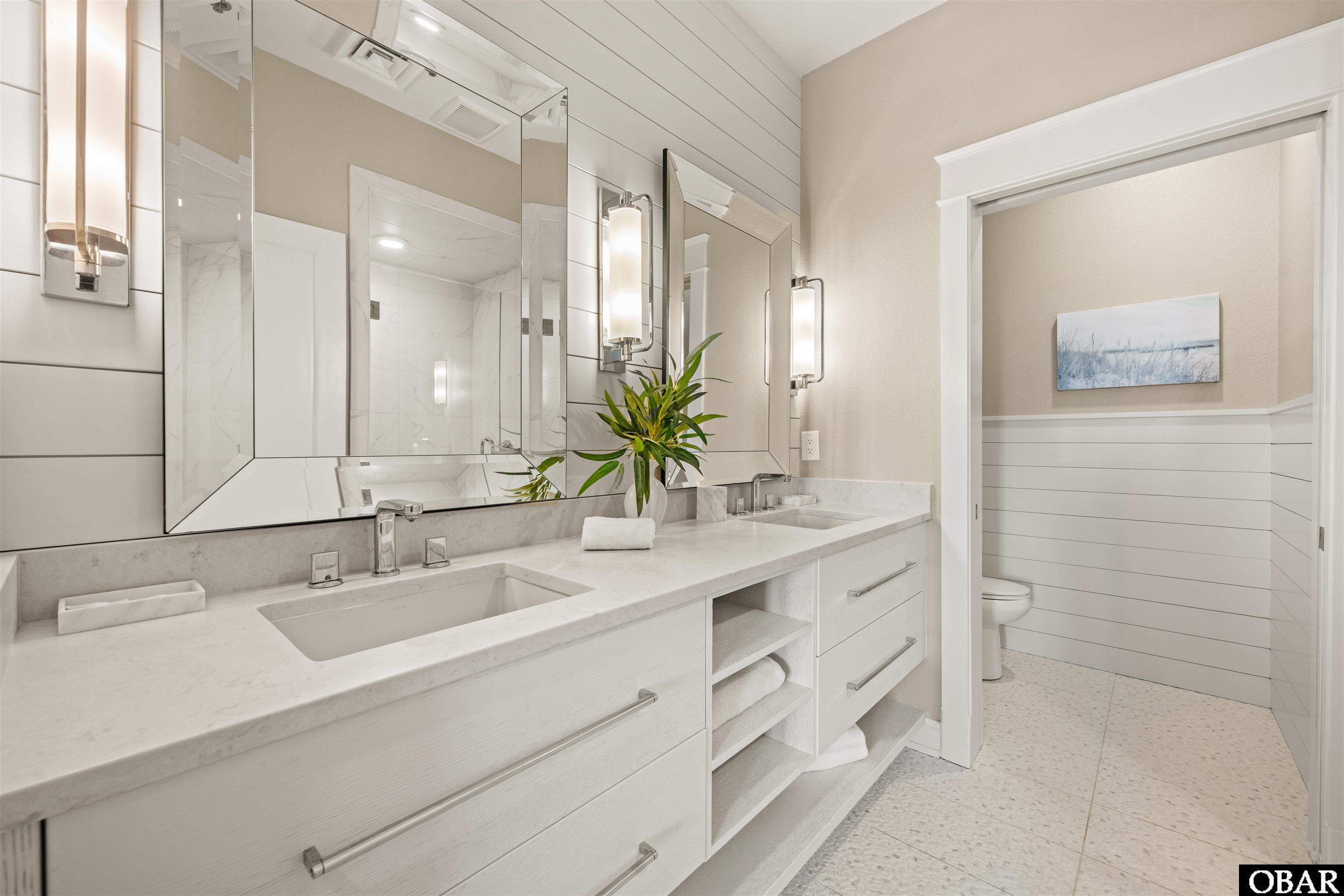 202 Dartmoor Ave. Unit 202-C