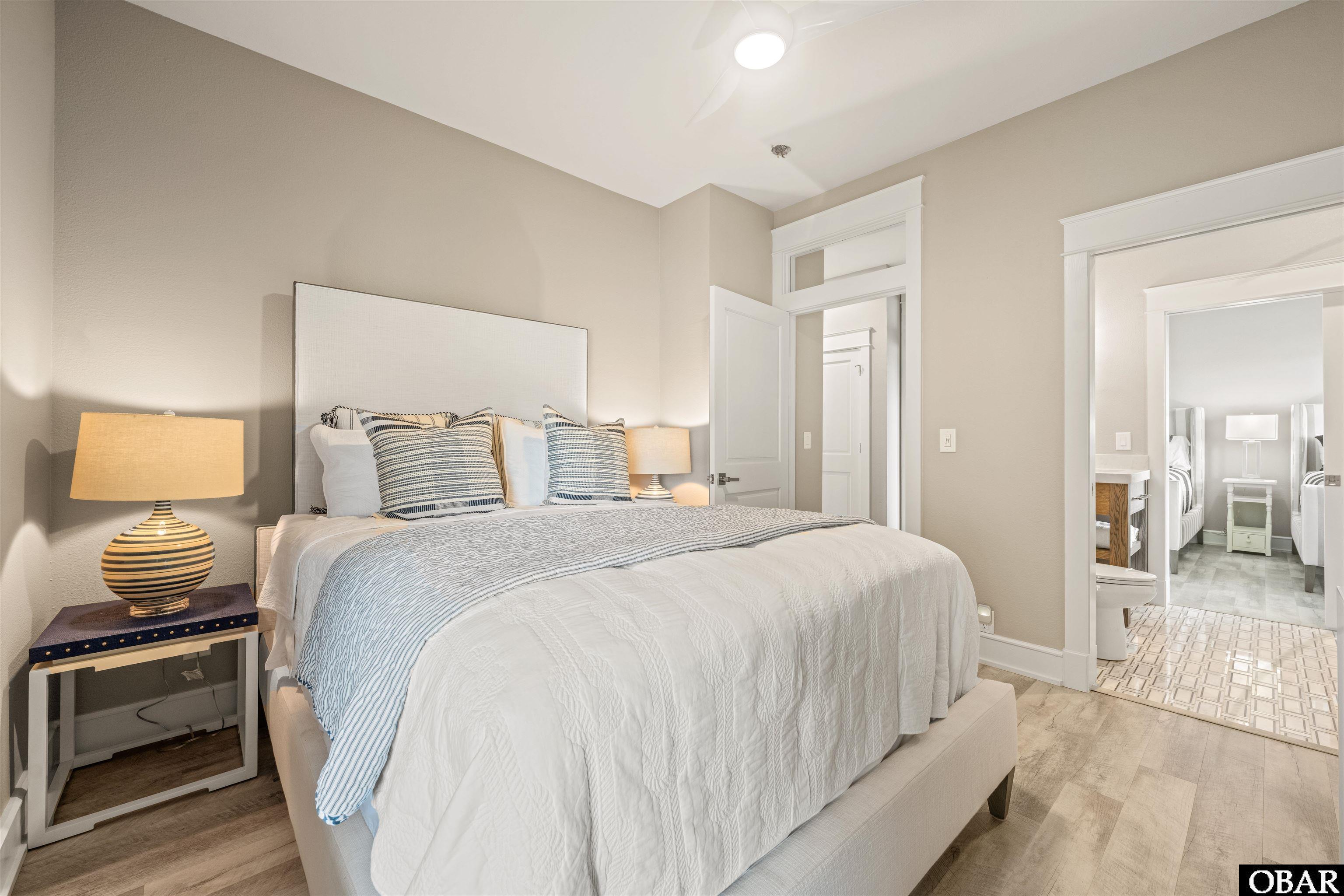 202 Dartmoor Ave. Unit 202-C
