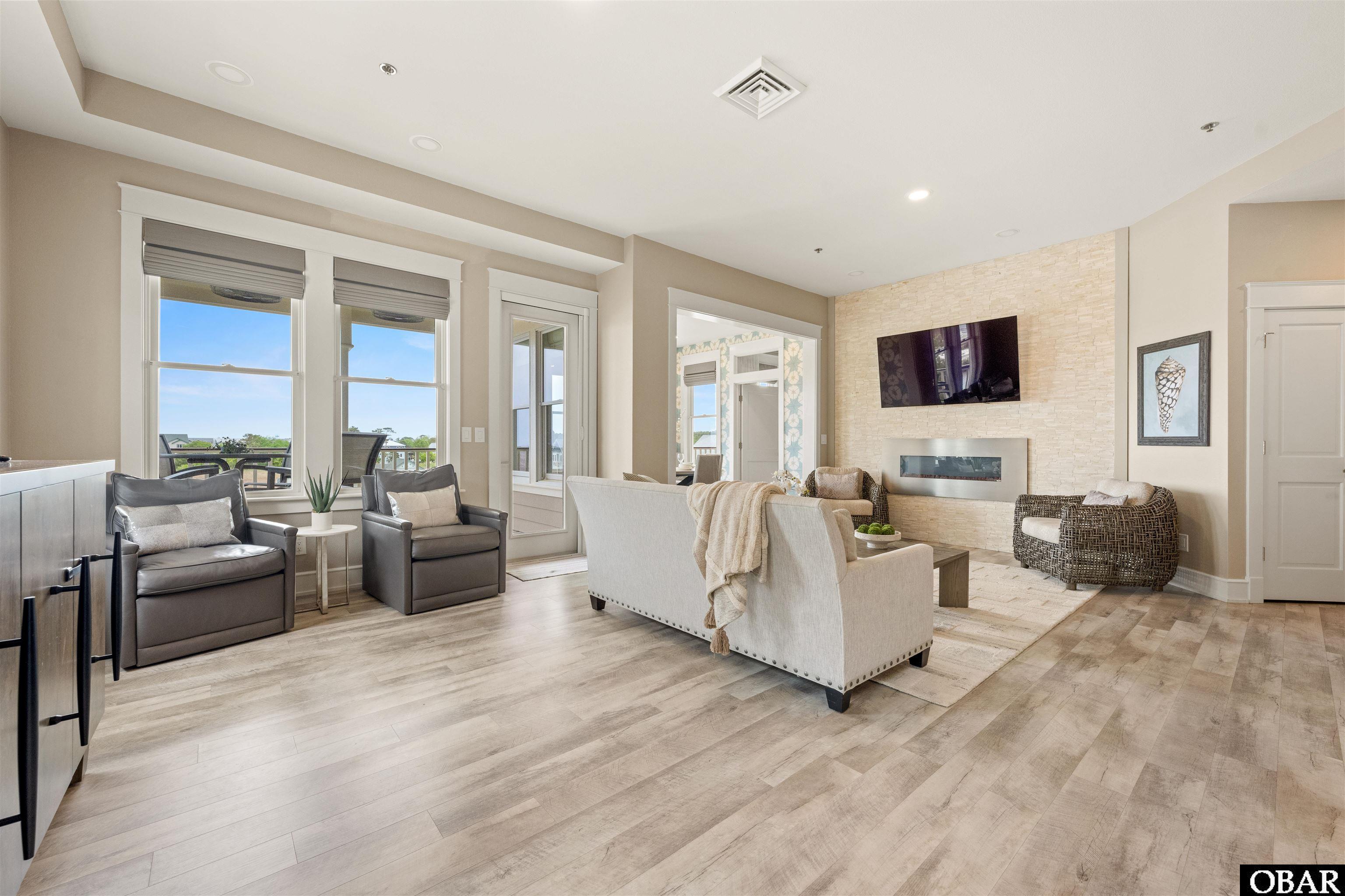202 Dartmoor Ave. Unit 202-C