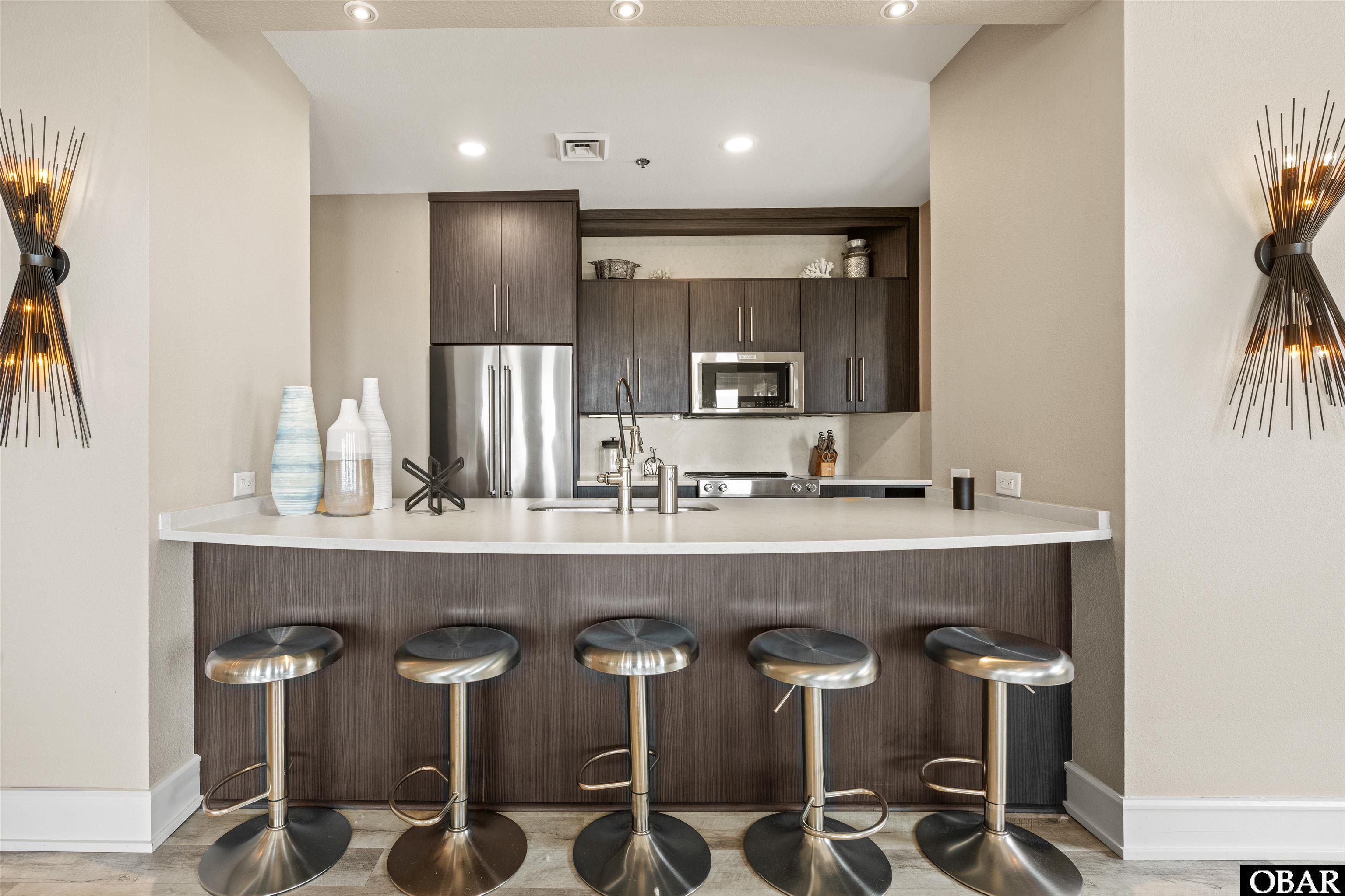 202 Dartmoor Ave. Unit 202-C