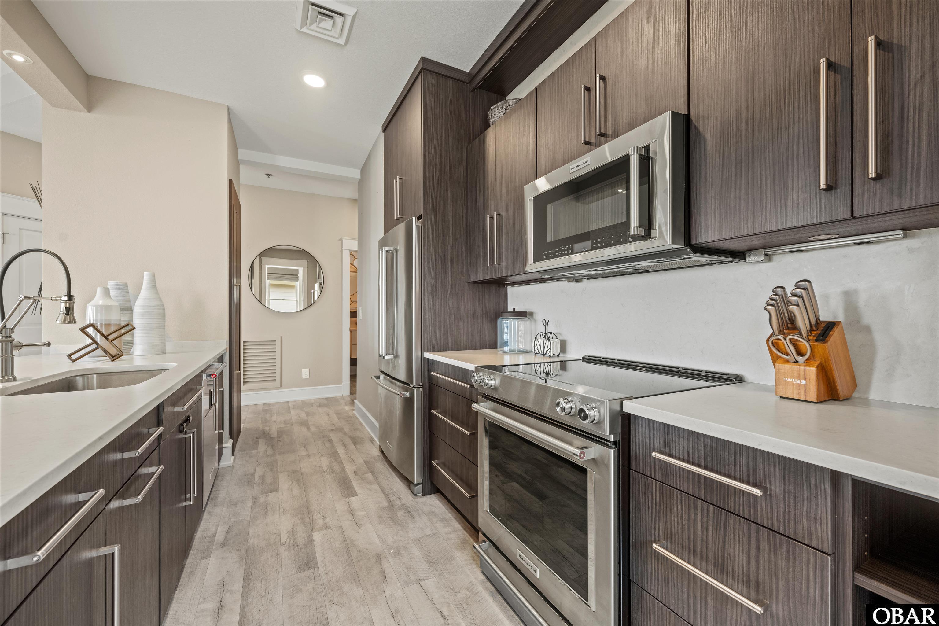 202 Dartmoor Ave. Unit 202-C