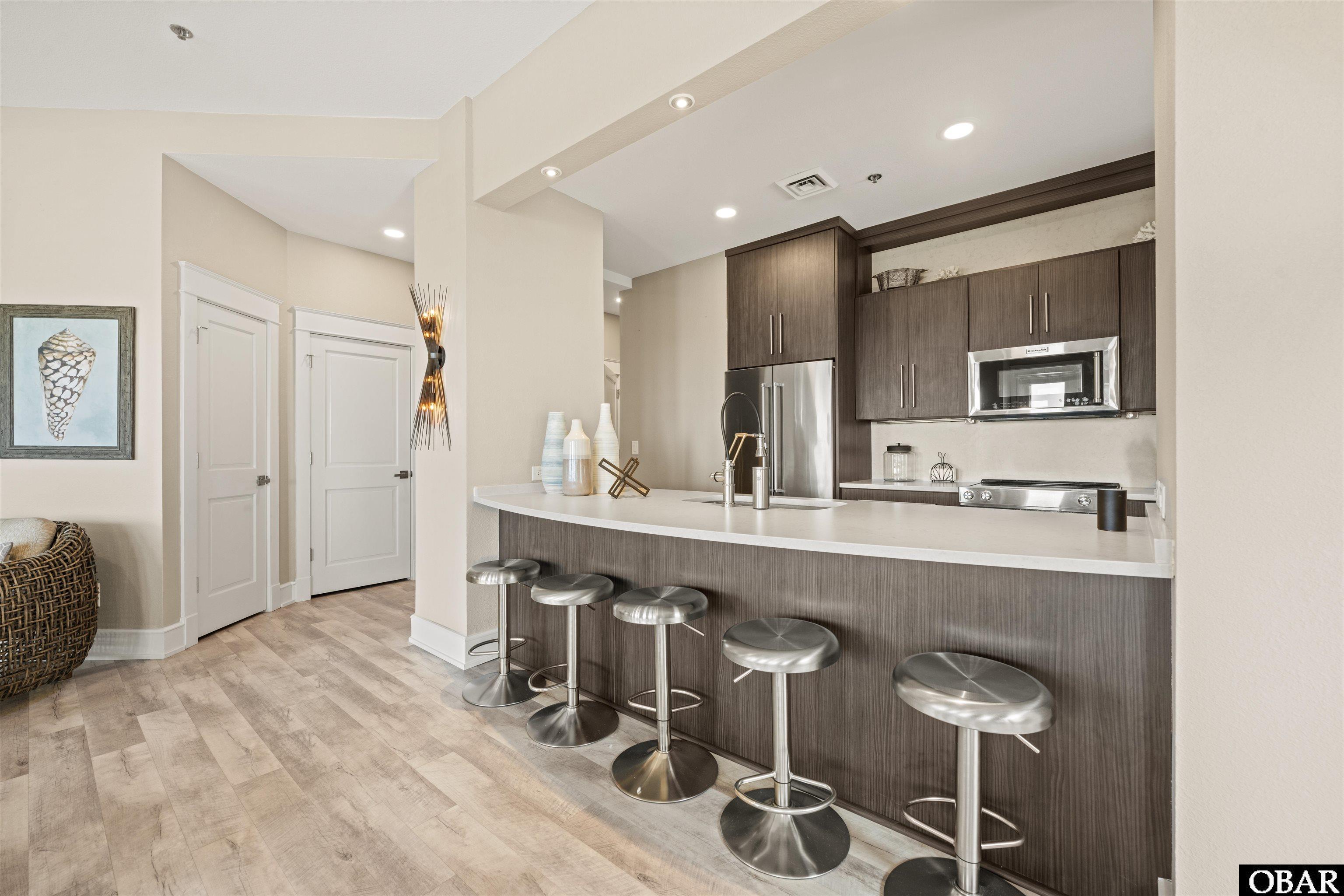 202 Dartmoor Ave. Unit 202-C