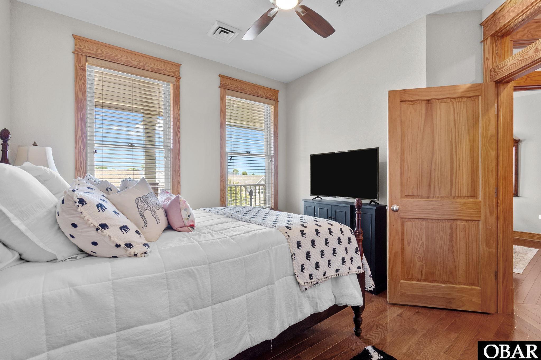 1434 /202D Dartmoor Ave. Unit 202D