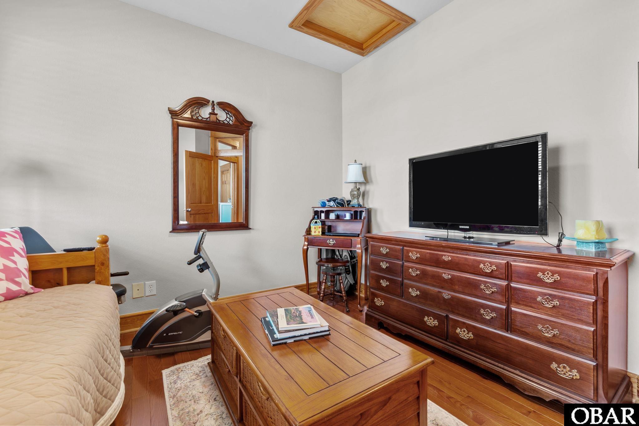 1434 /202D Dartmoor Ave. Unit 202D