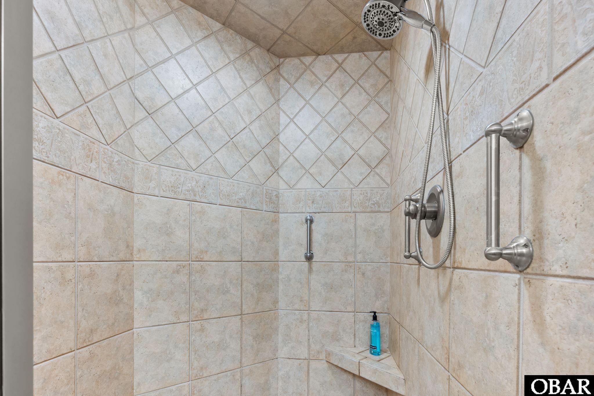 1434 /202D Dartmoor Ave. Unit 202D