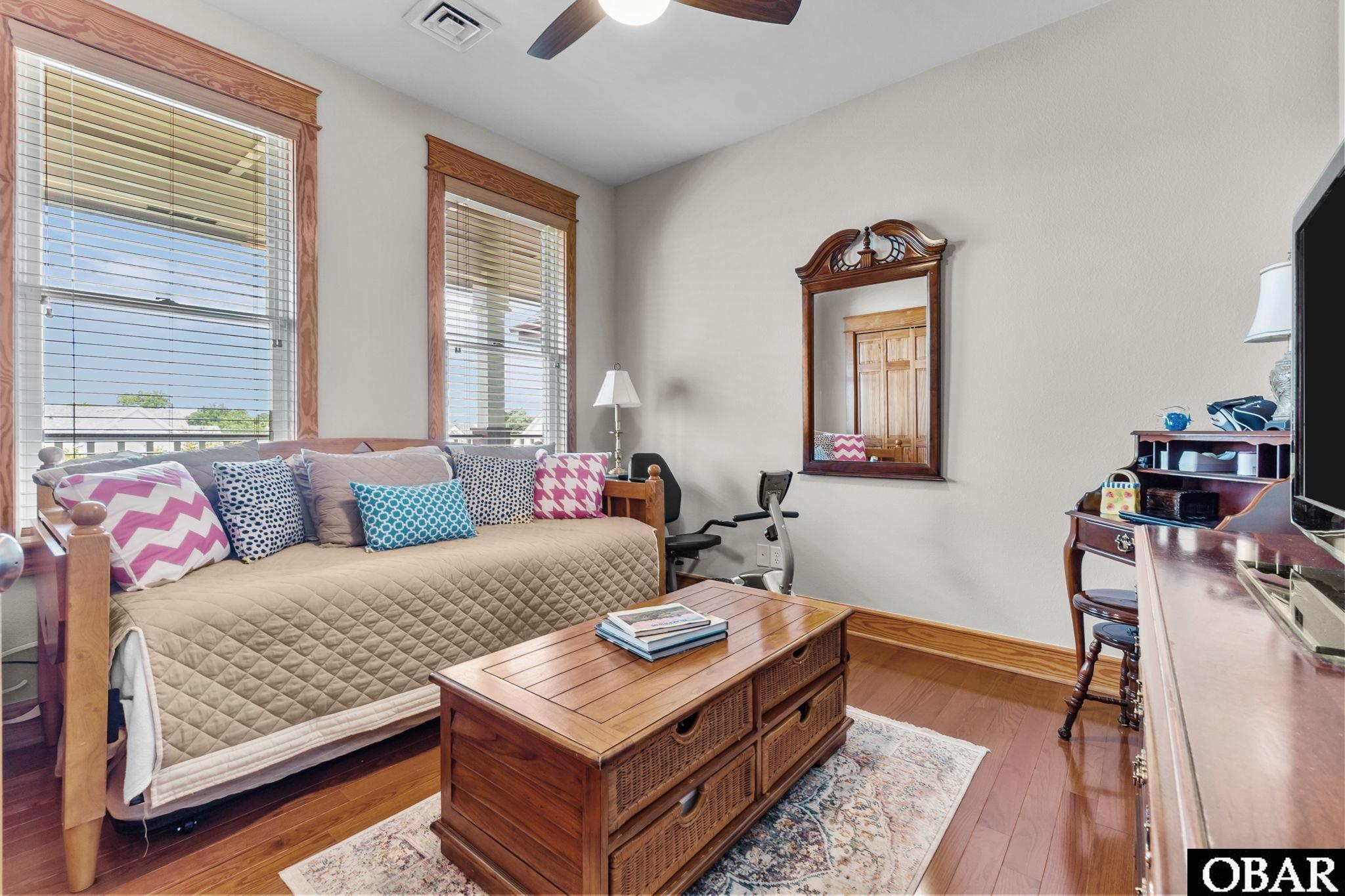 1434 /202D Dartmoor Ave. Unit 202D