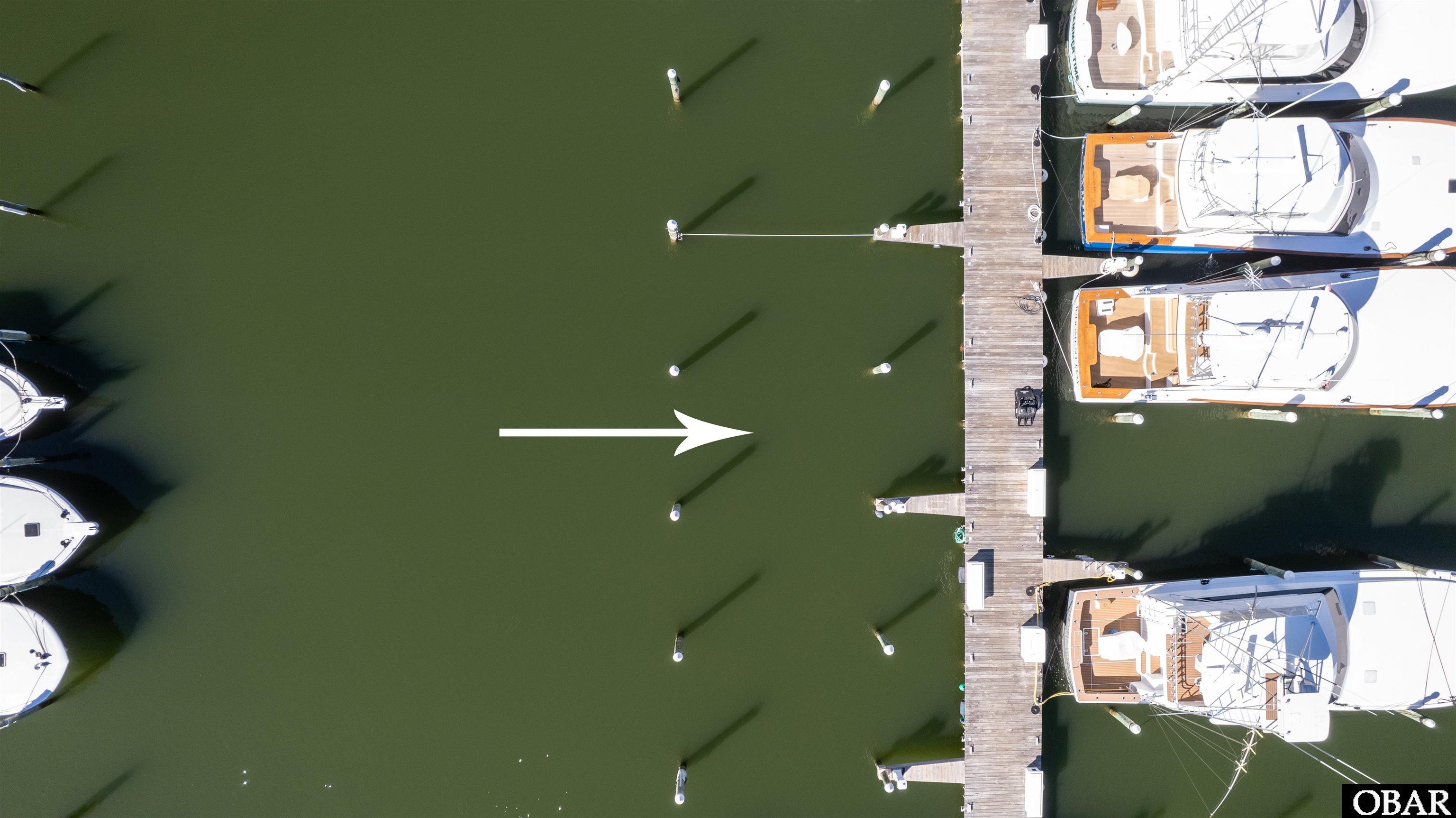 128 Yacht Club Court Slip 128