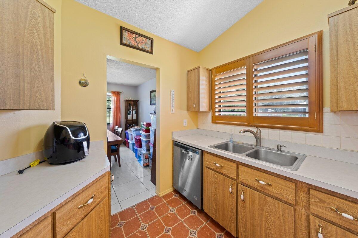 1055 Dallam Avenue NW, 44