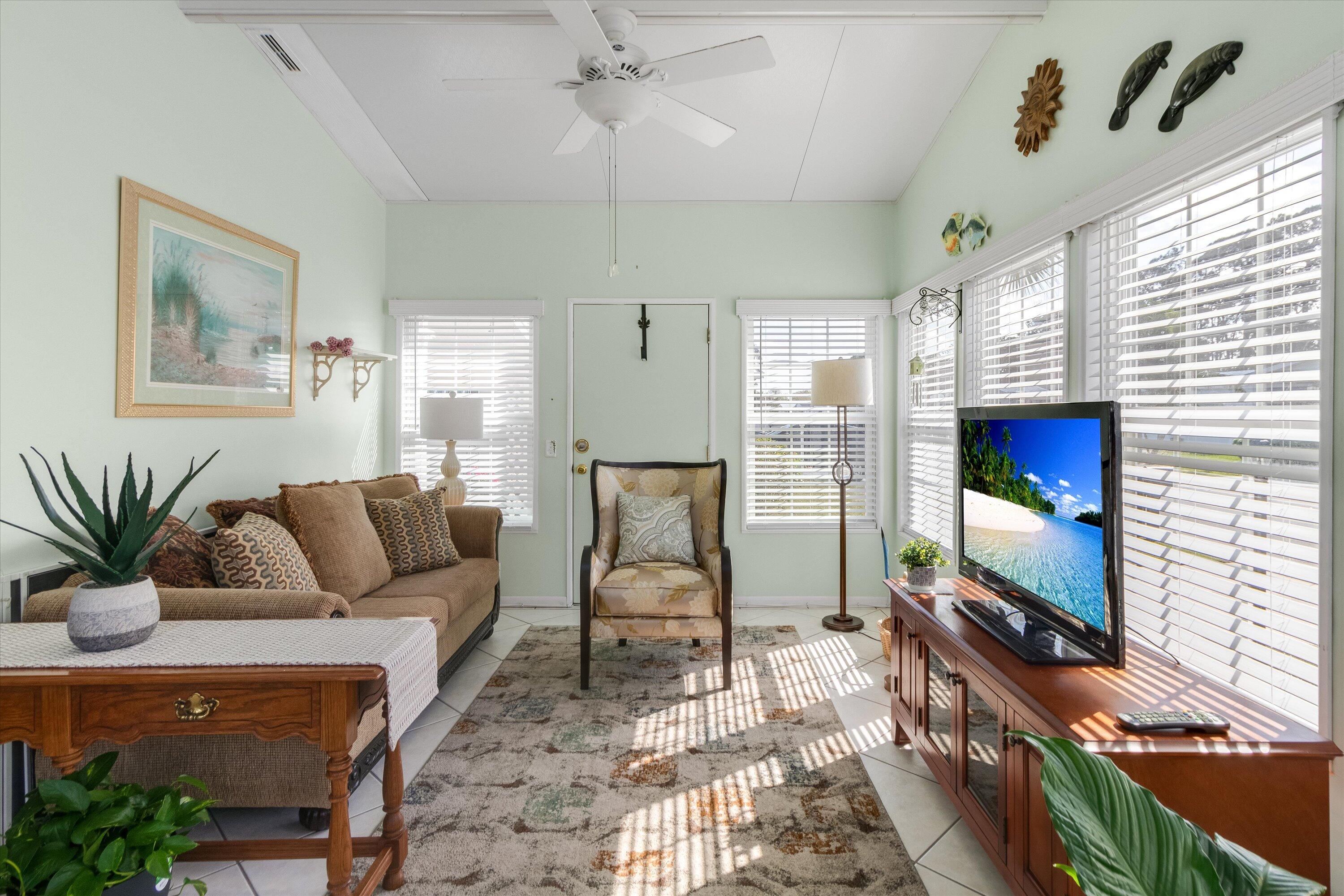330 Papaya Circle