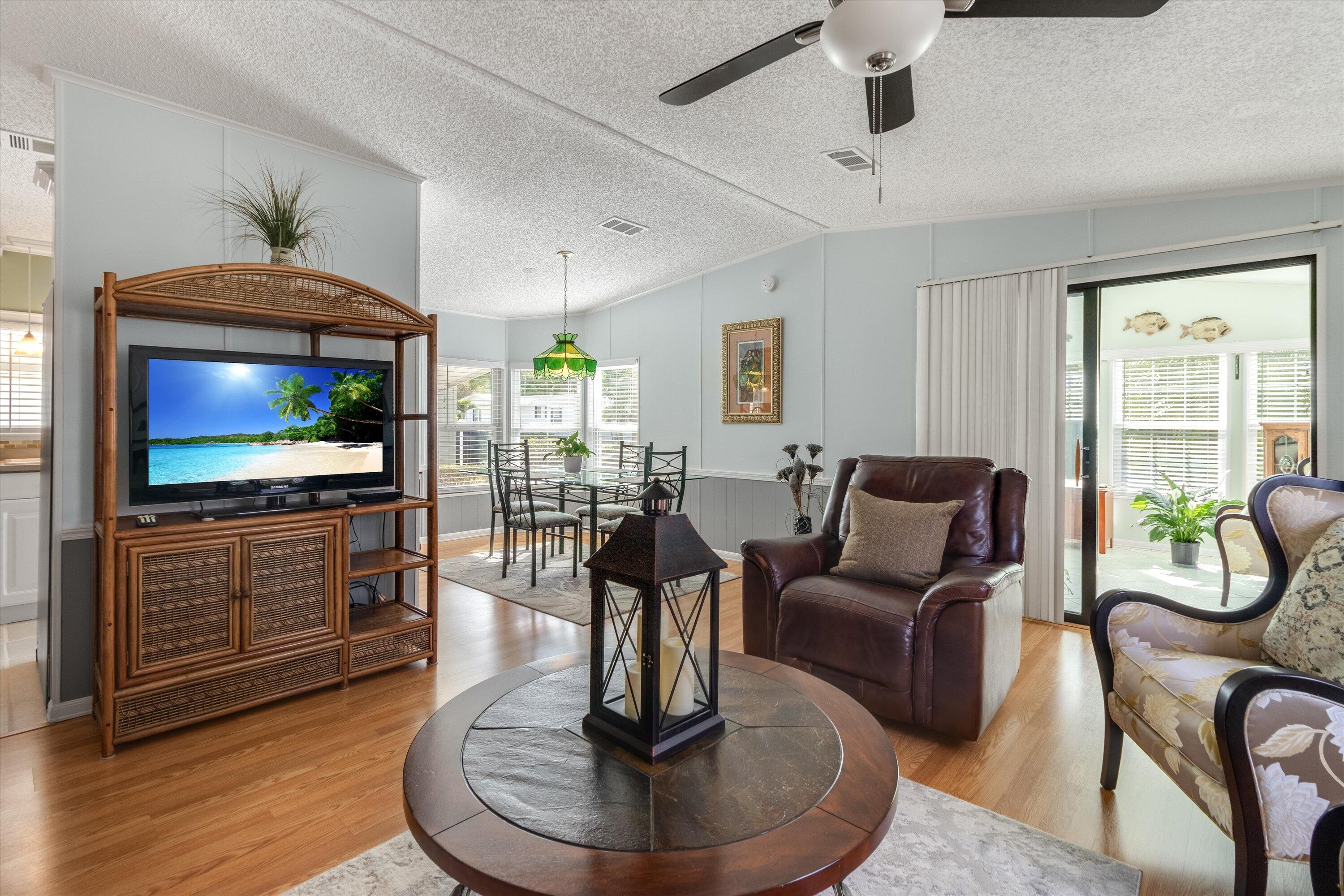 330 Papaya Circle