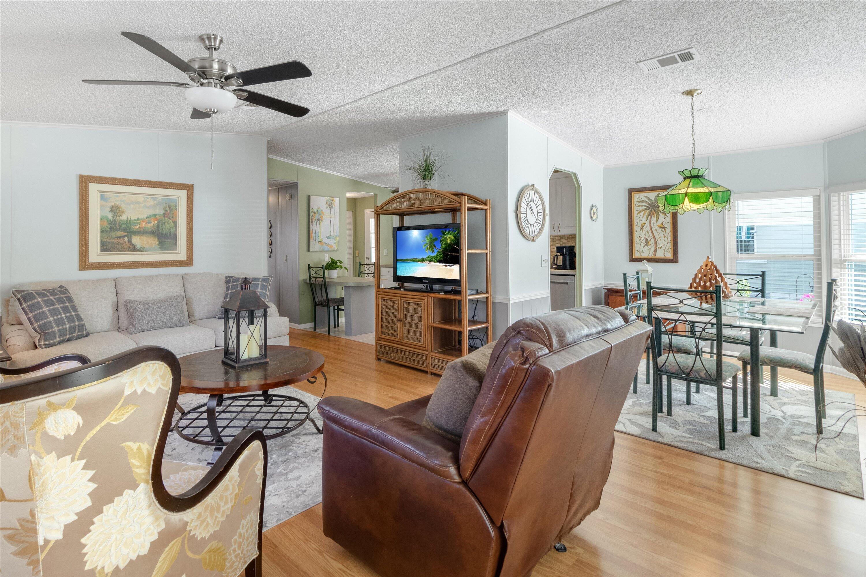330 Papaya Circle