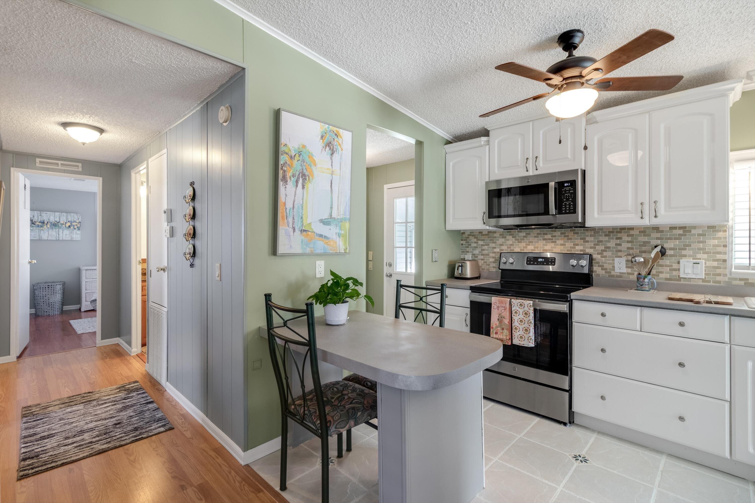 330 Papaya Circle