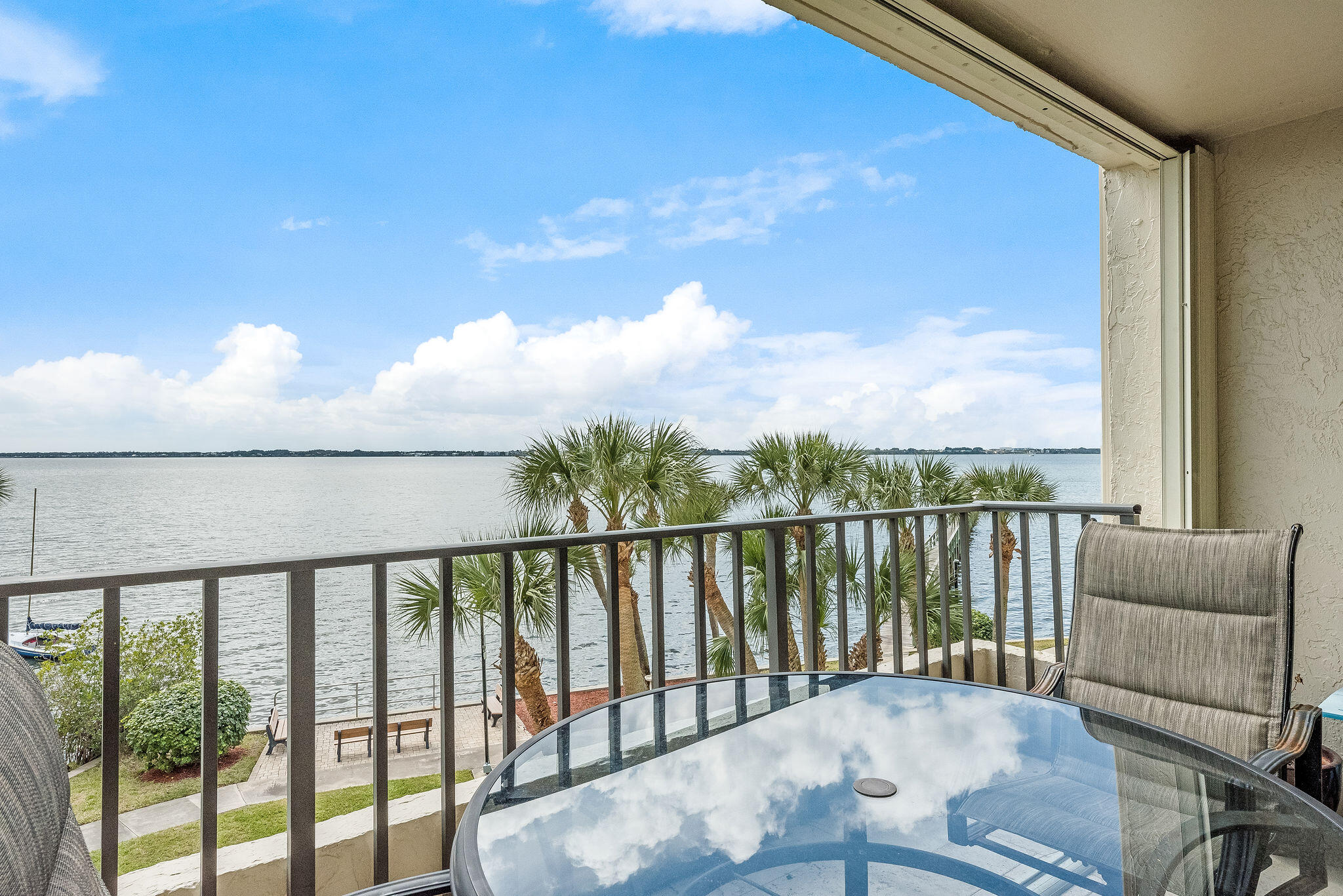 3220 River Villa, 121