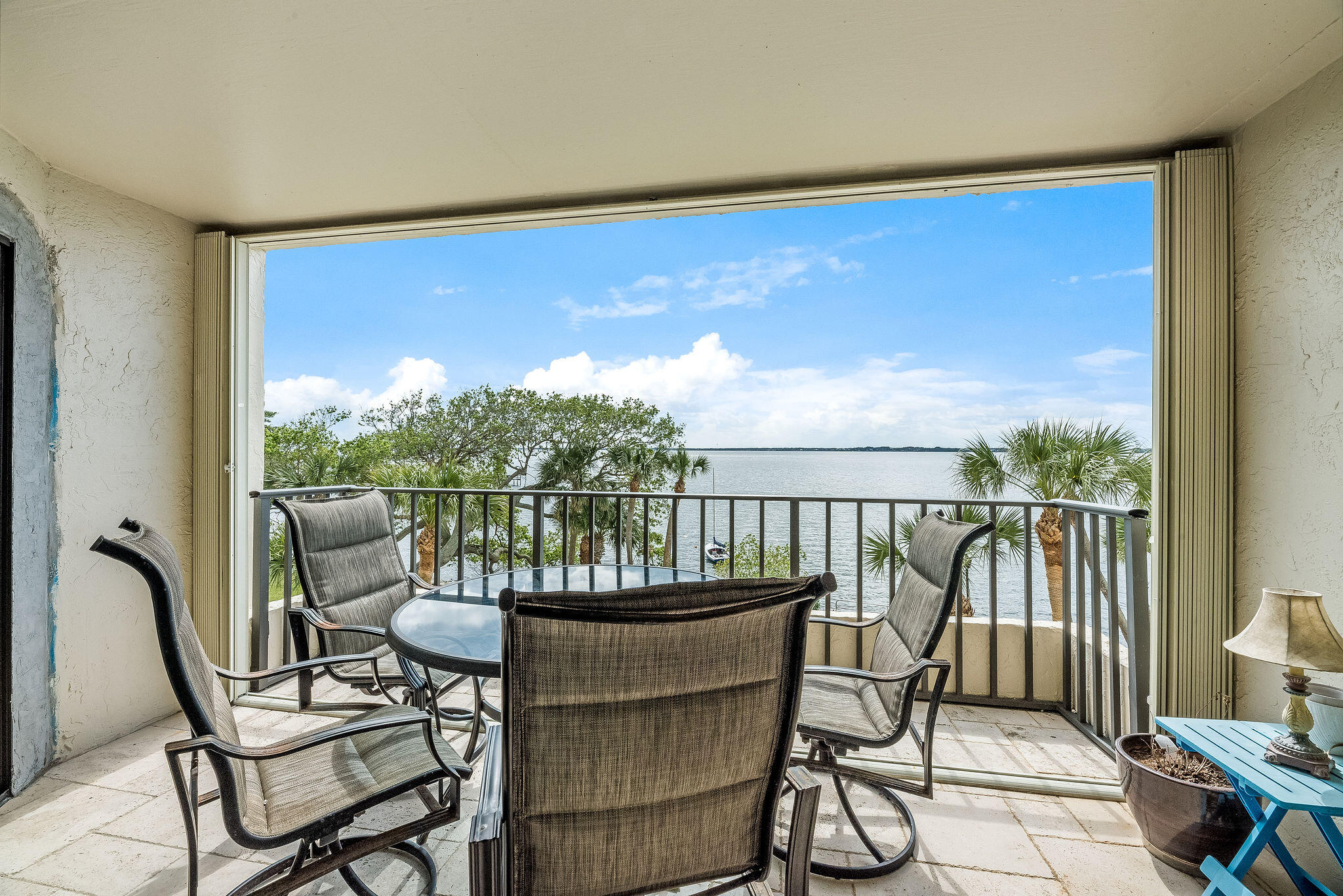 3220 River Villa, 121