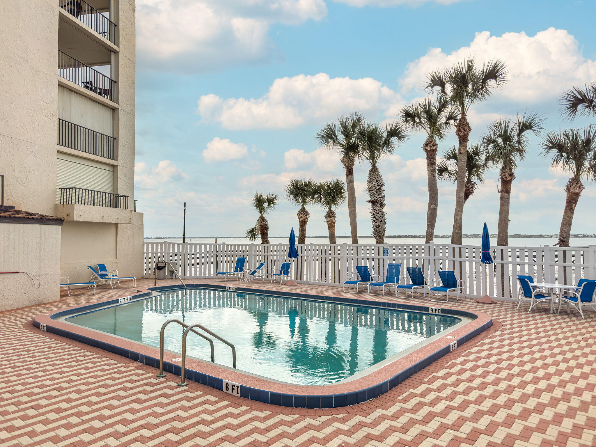 3220 River Villa, 121