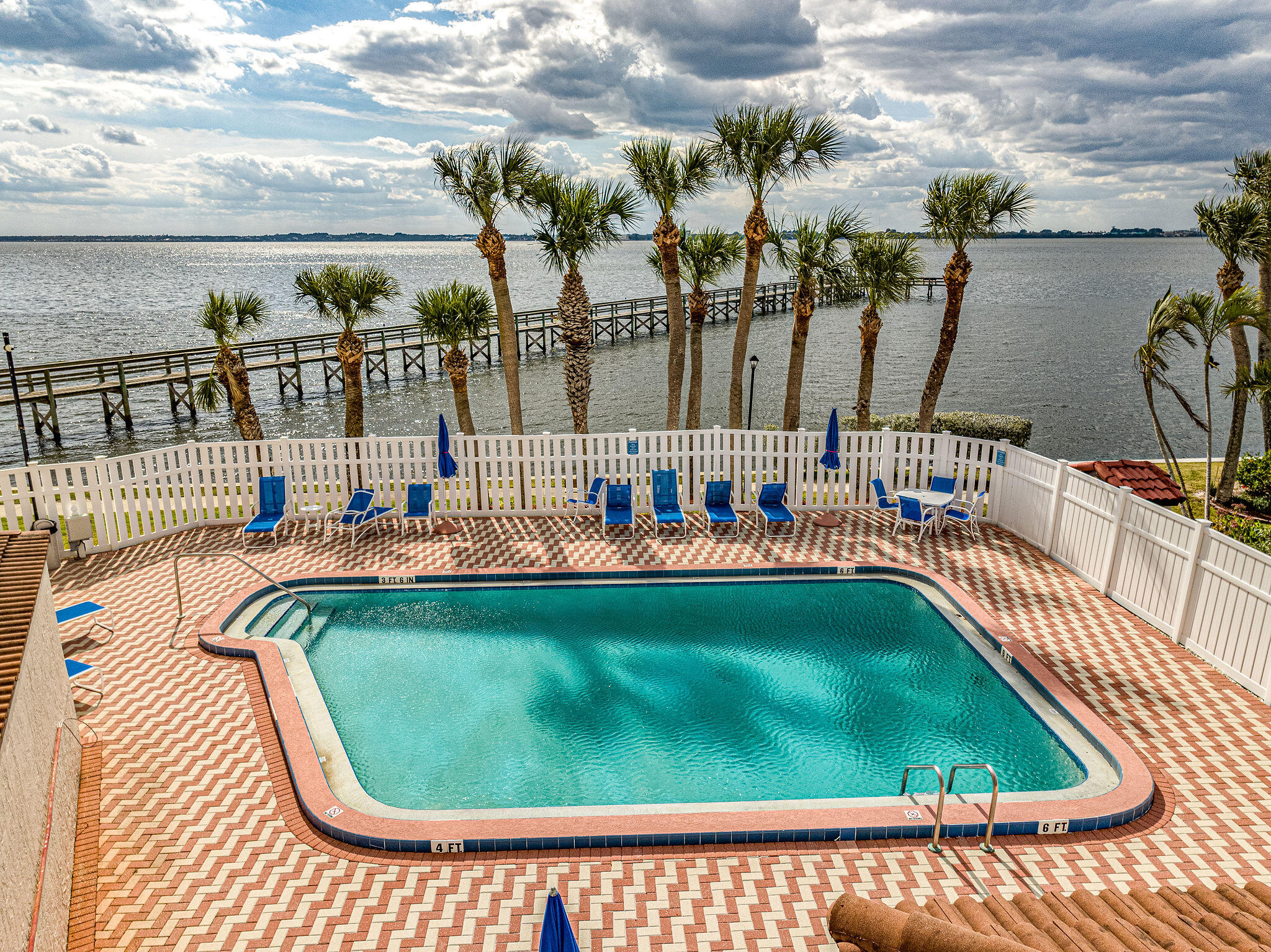 3220 River Villa, 121