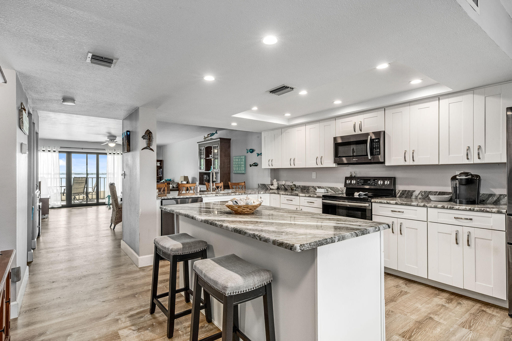 3220 River Villa, 121