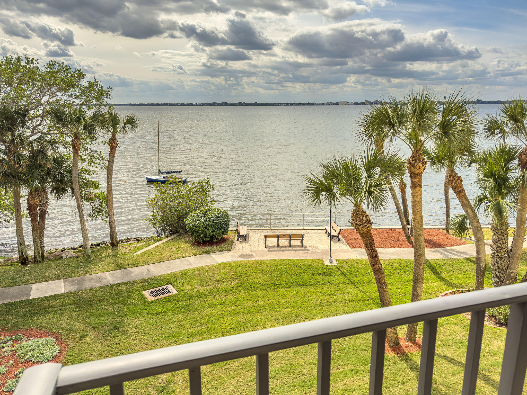 3220 River Villa, 121