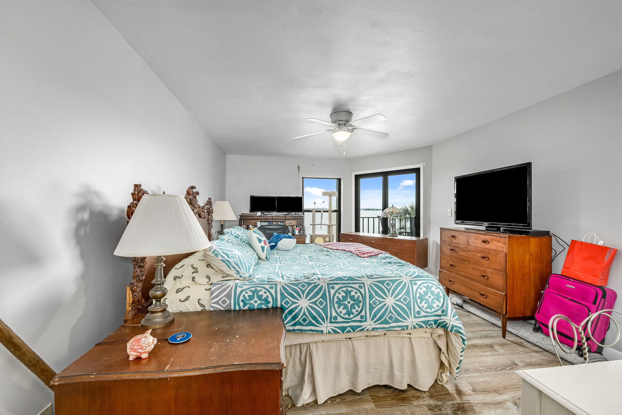 3220 River Villa, 121