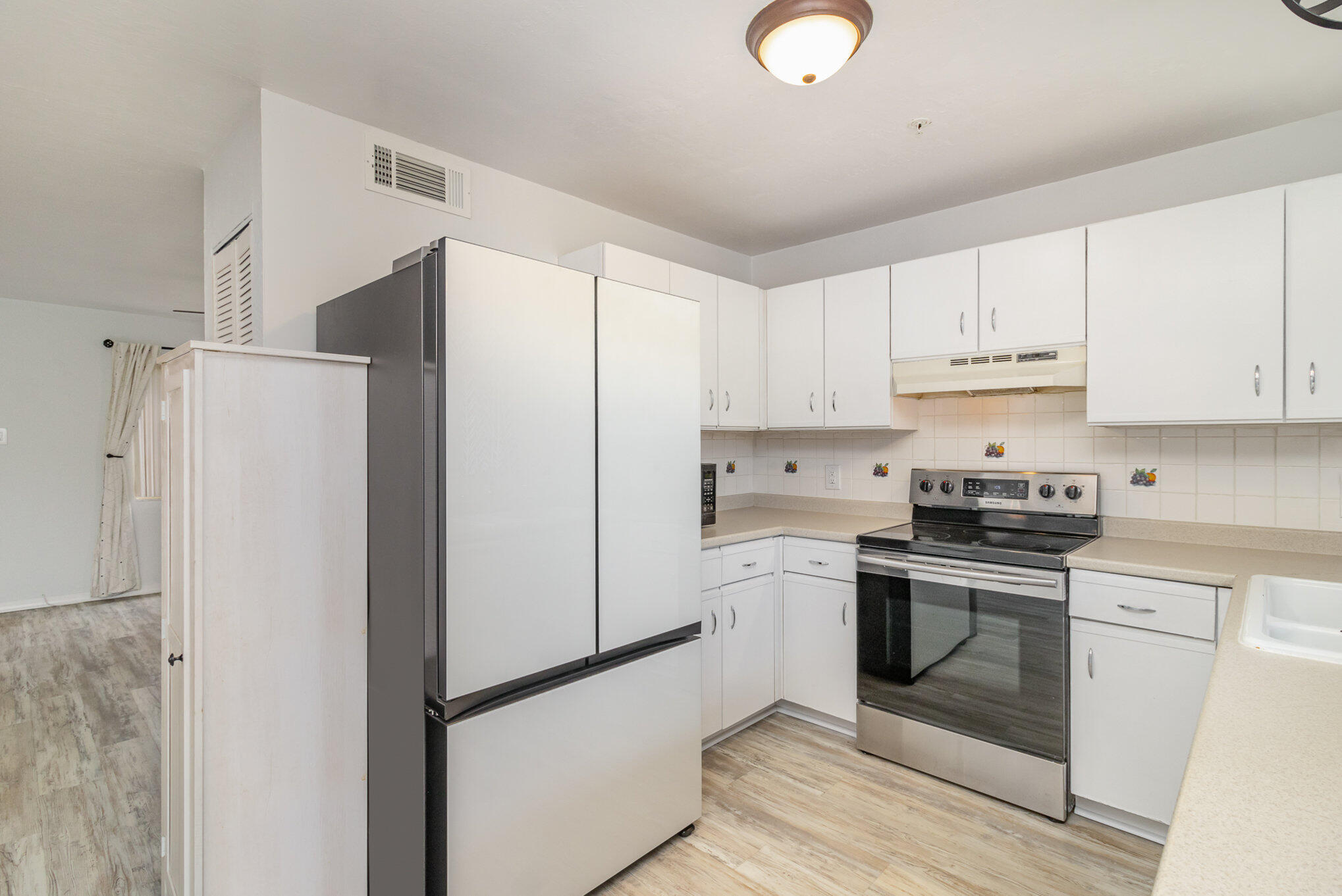 7817 Shadowood Drive, 204