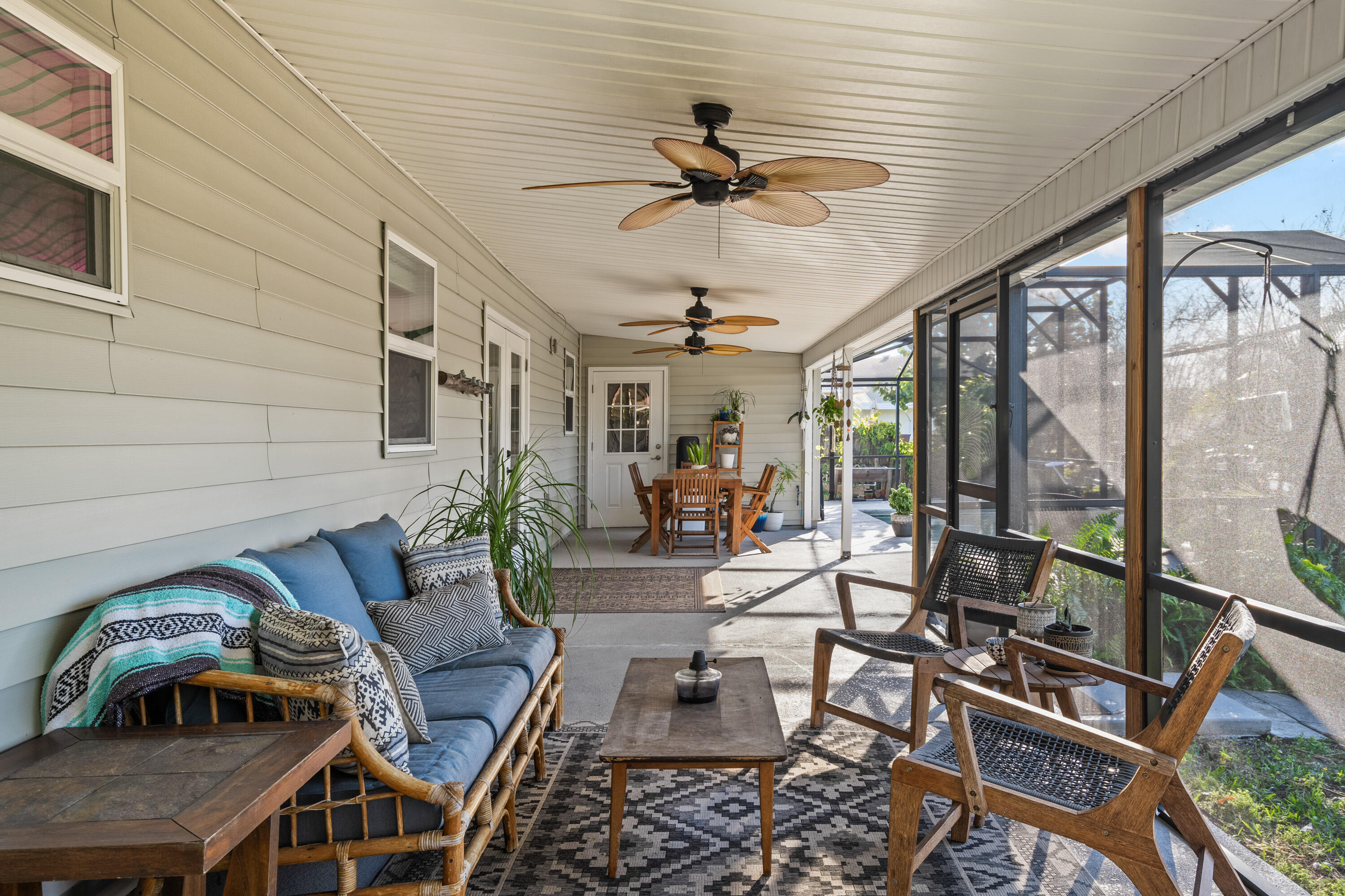 810 Cardinal Road