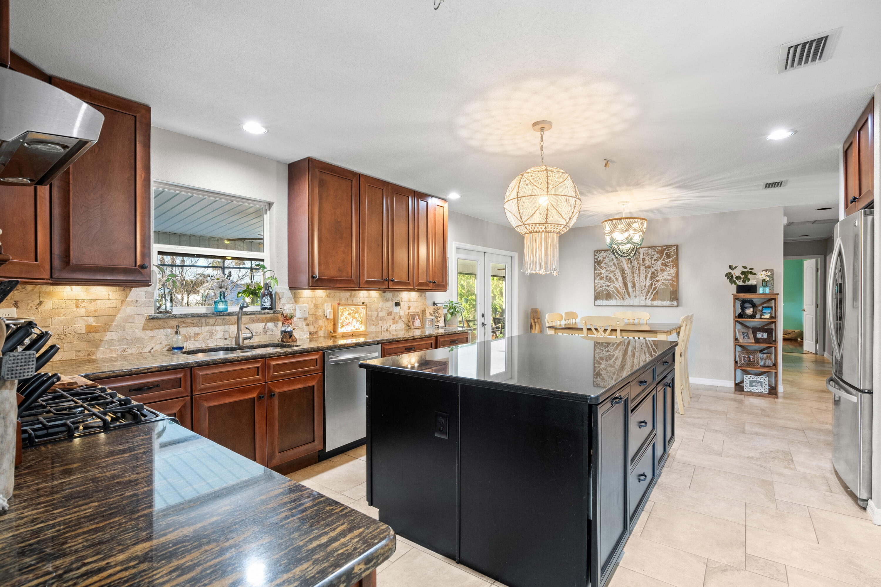 810 Cardinal Road