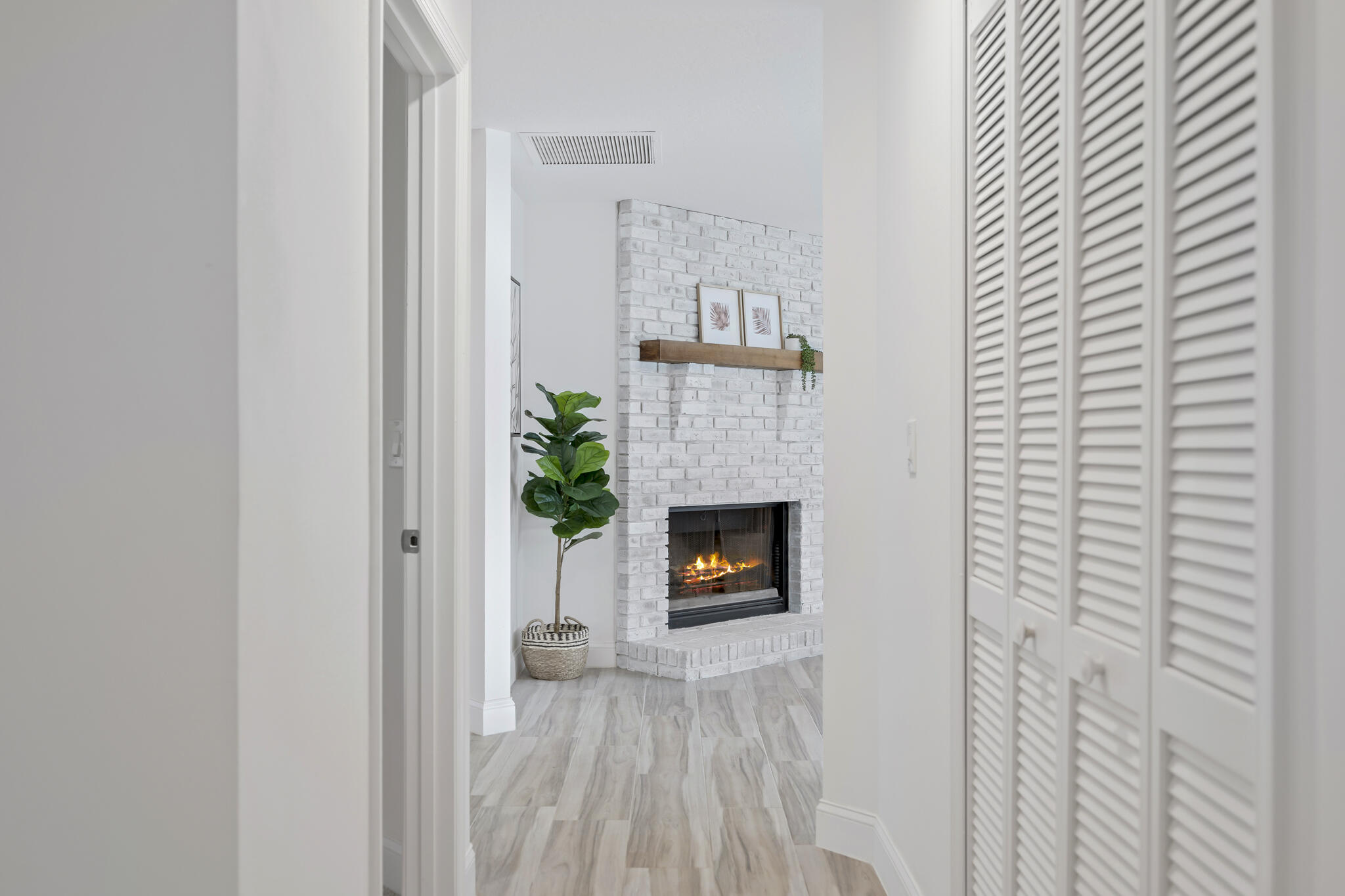 3215 Buckingham Lane