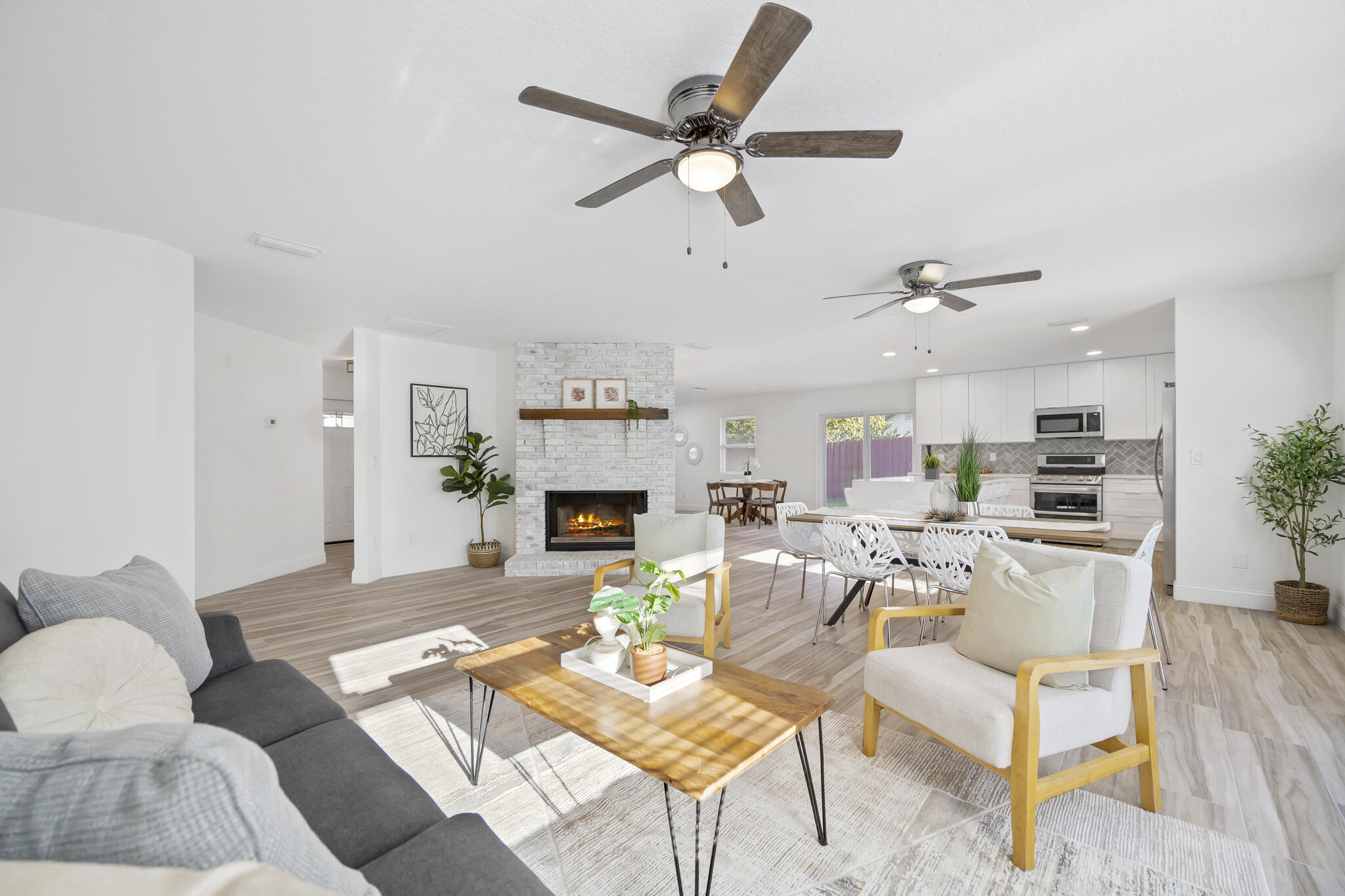 3215 Buckingham Lane
