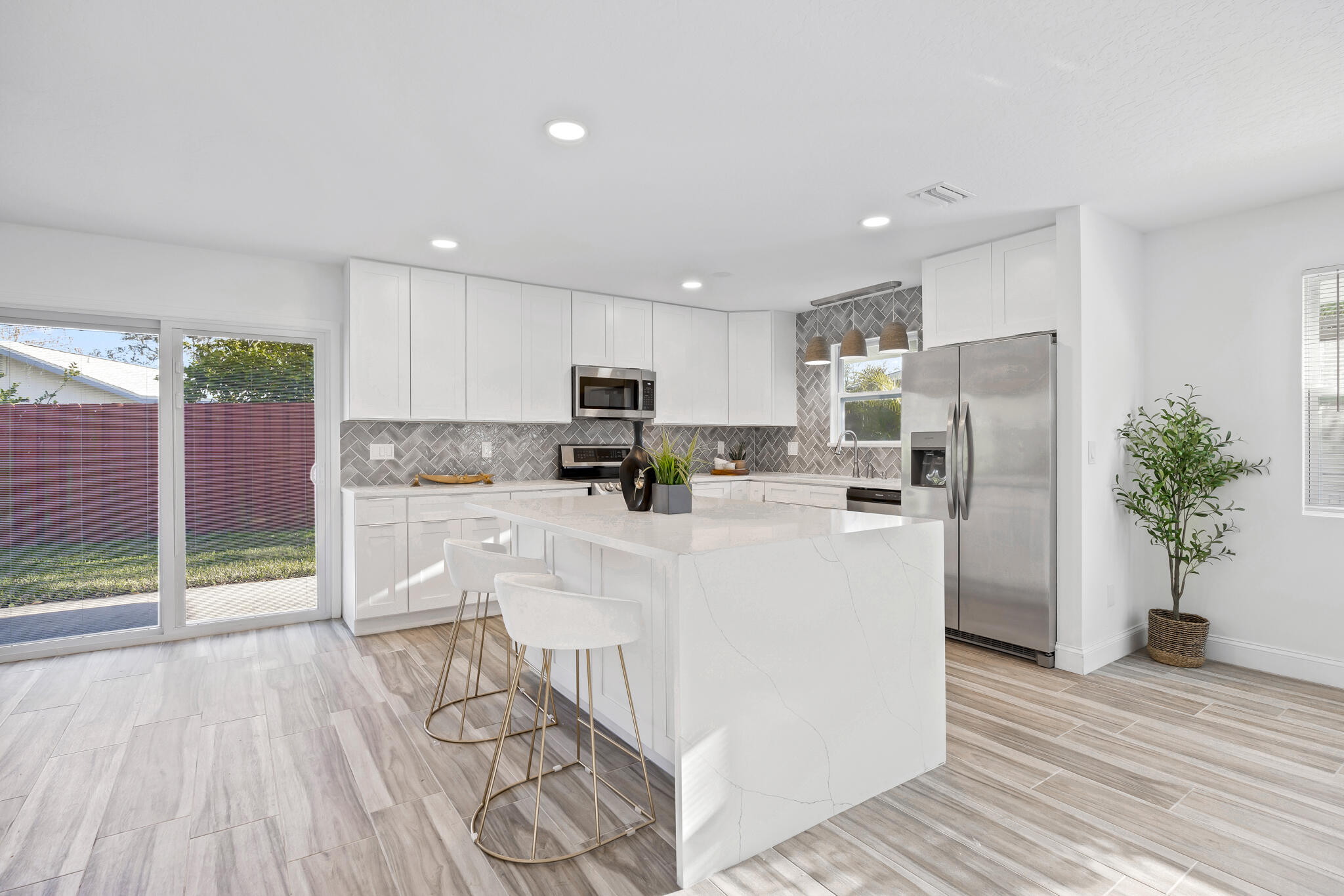 3215 Buckingham Lane