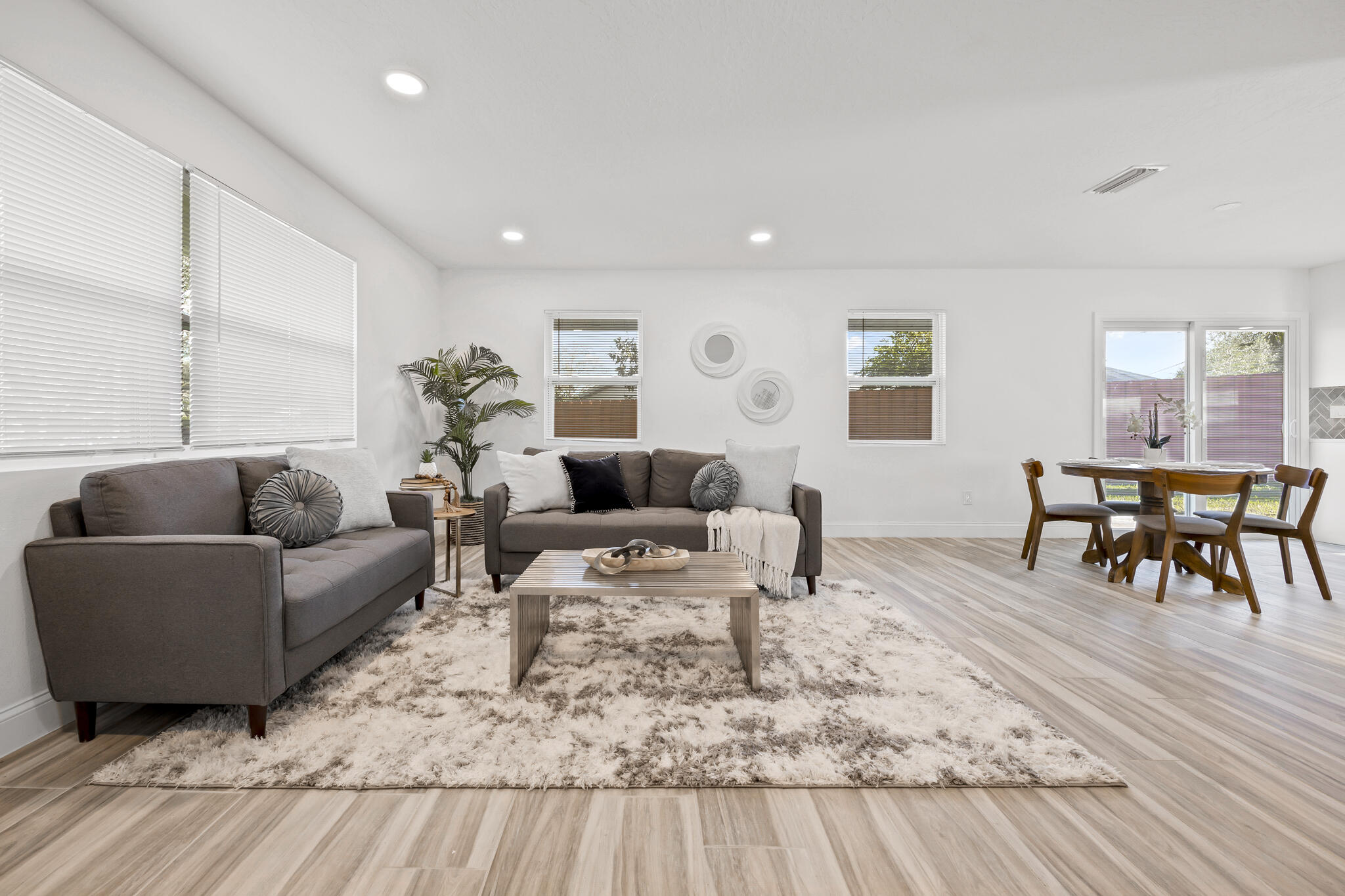 3215 Buckingham Lane