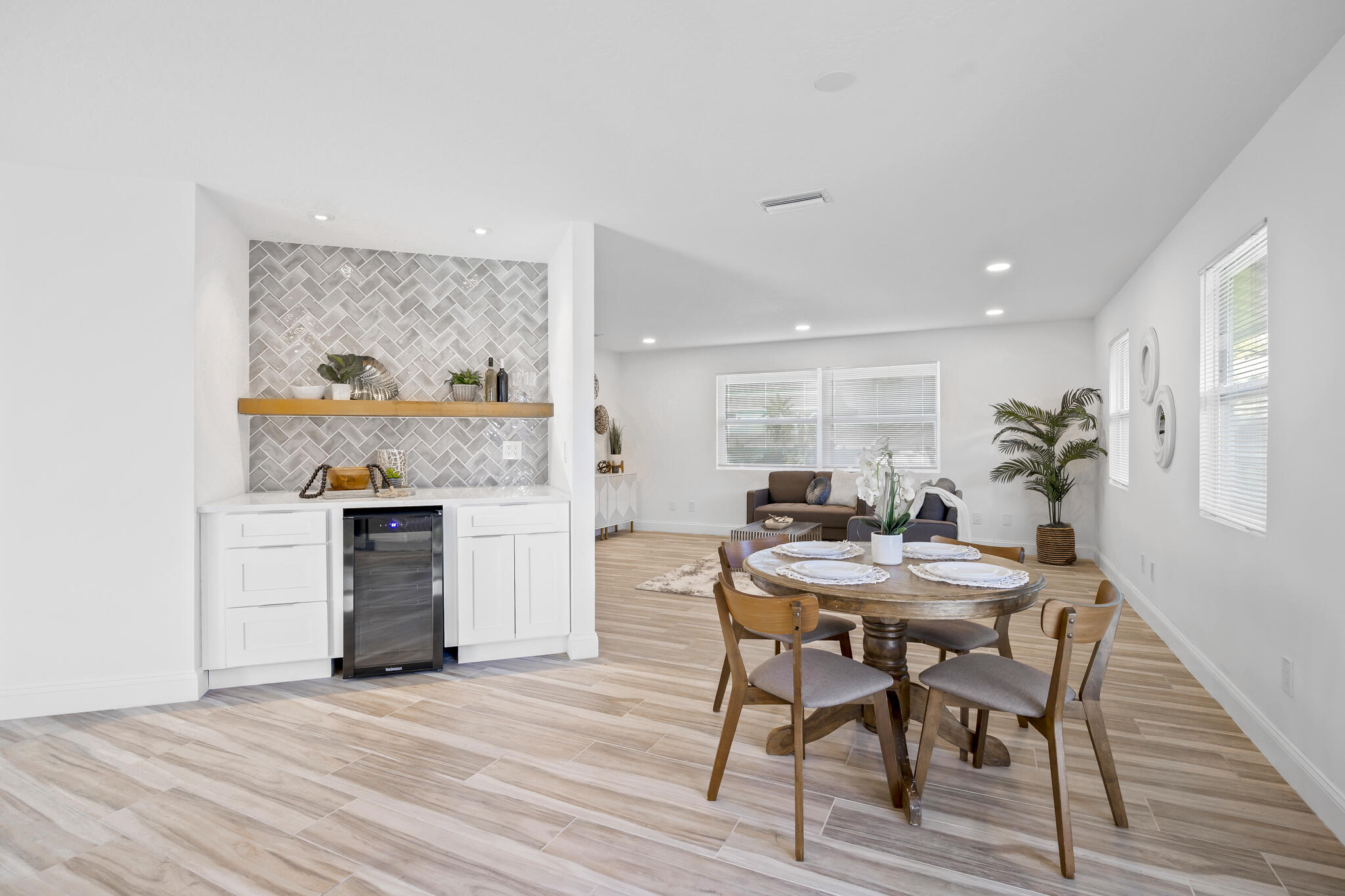 3215 Buckingham Lane