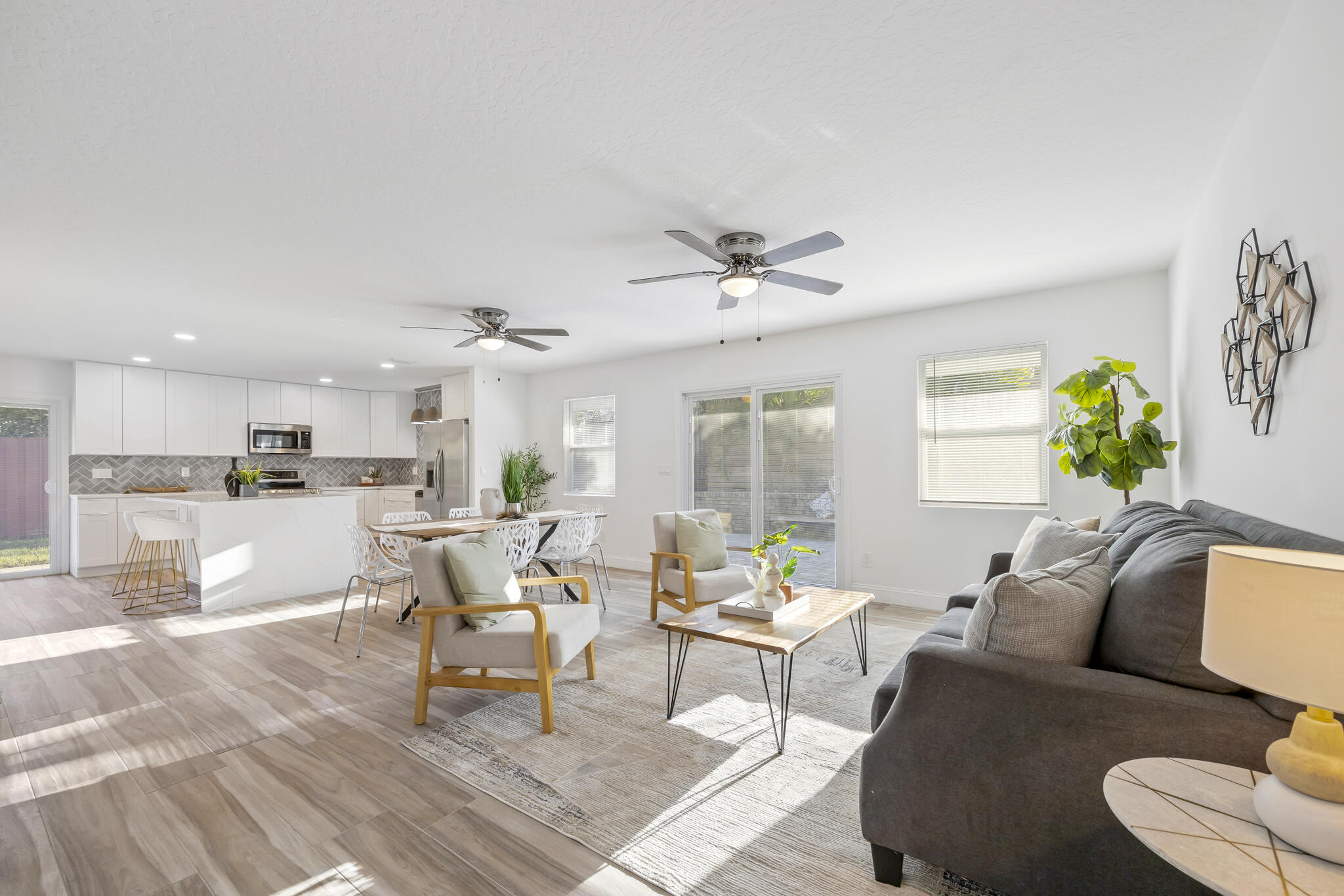 3215 Buckingham Lane