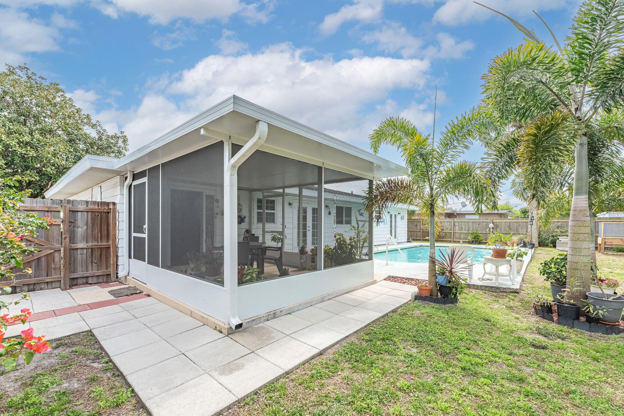 840 Bianca Drive NE