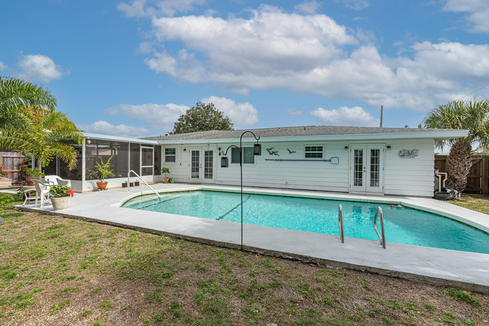 840 Bianca Drive NE