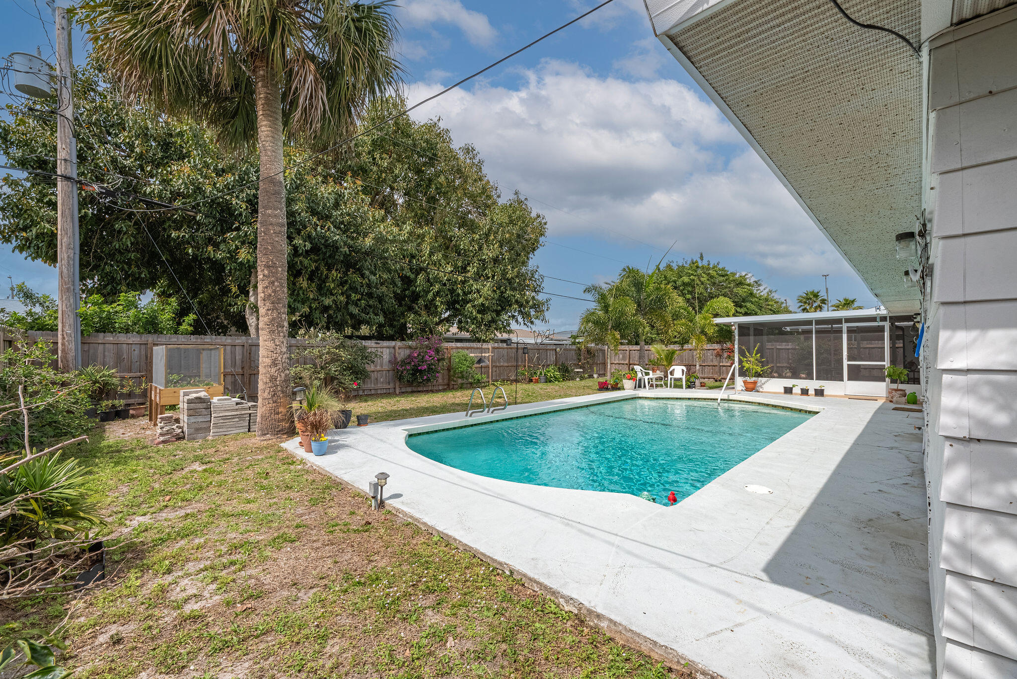 840 Bianca Drive NE