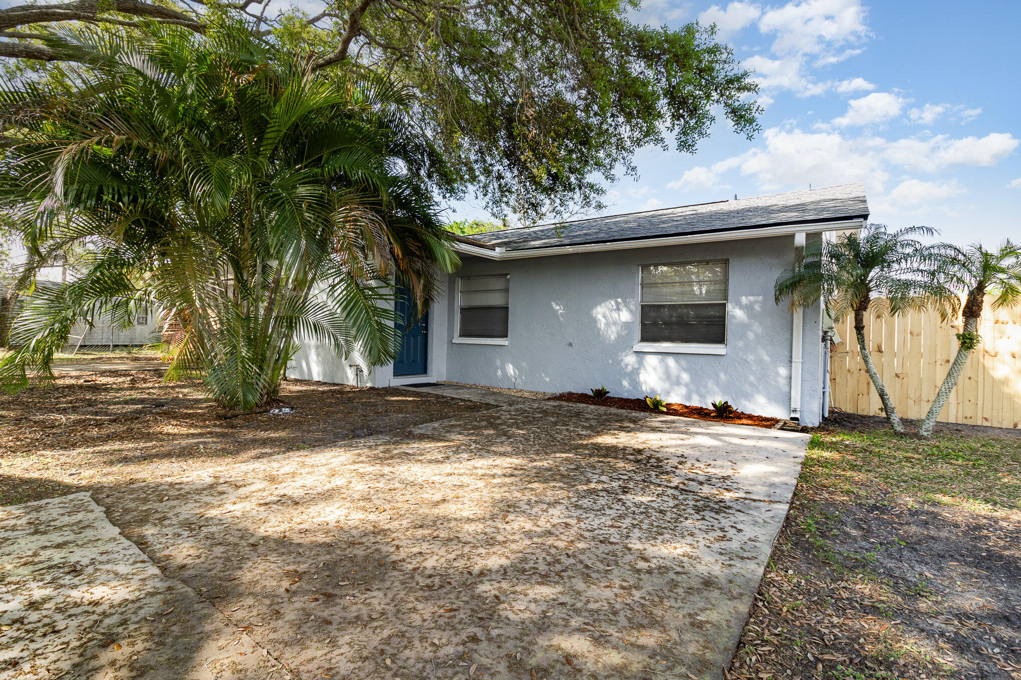 624/626 Leo Drive