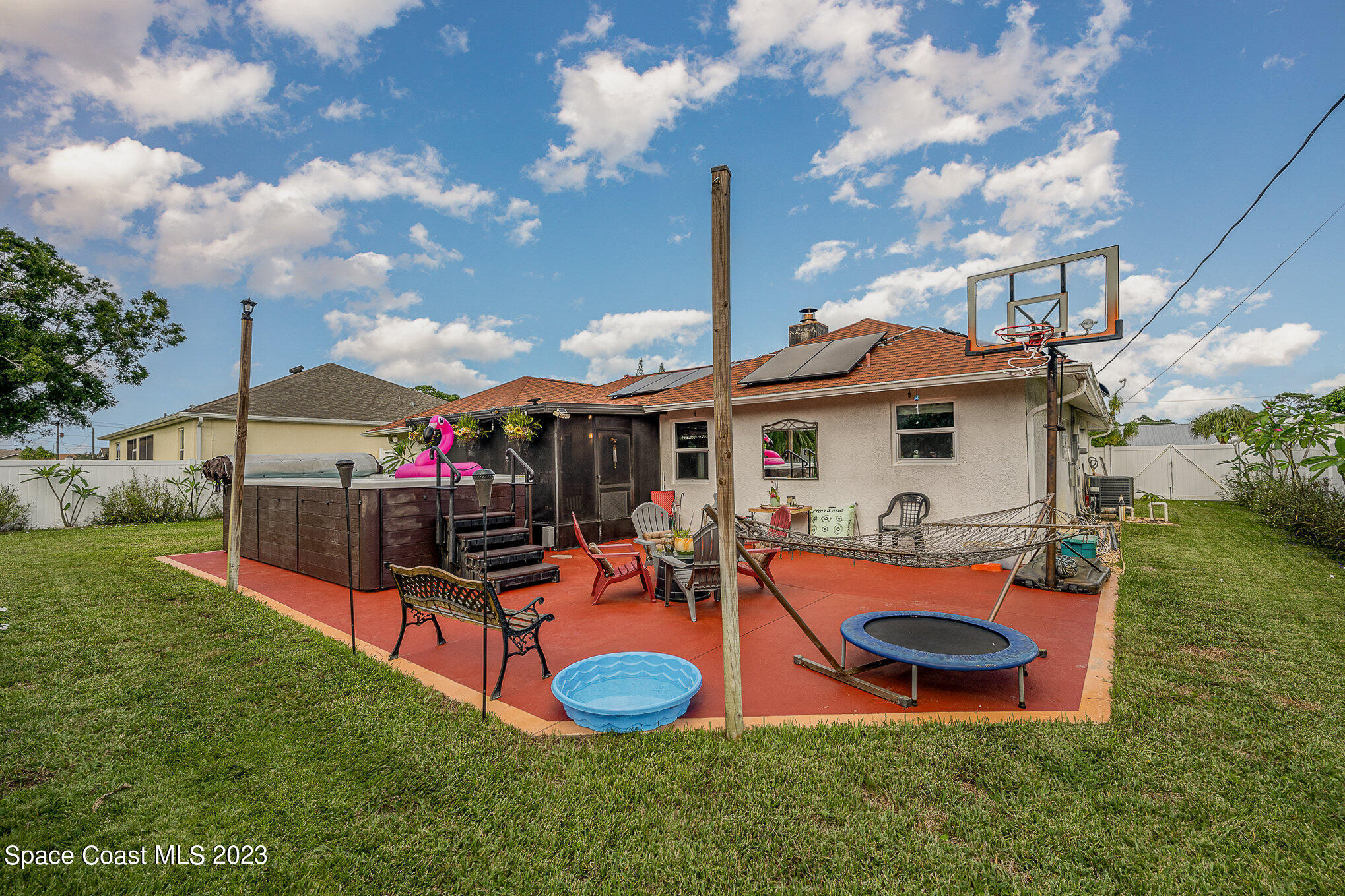 1368 Prospect Circle NE