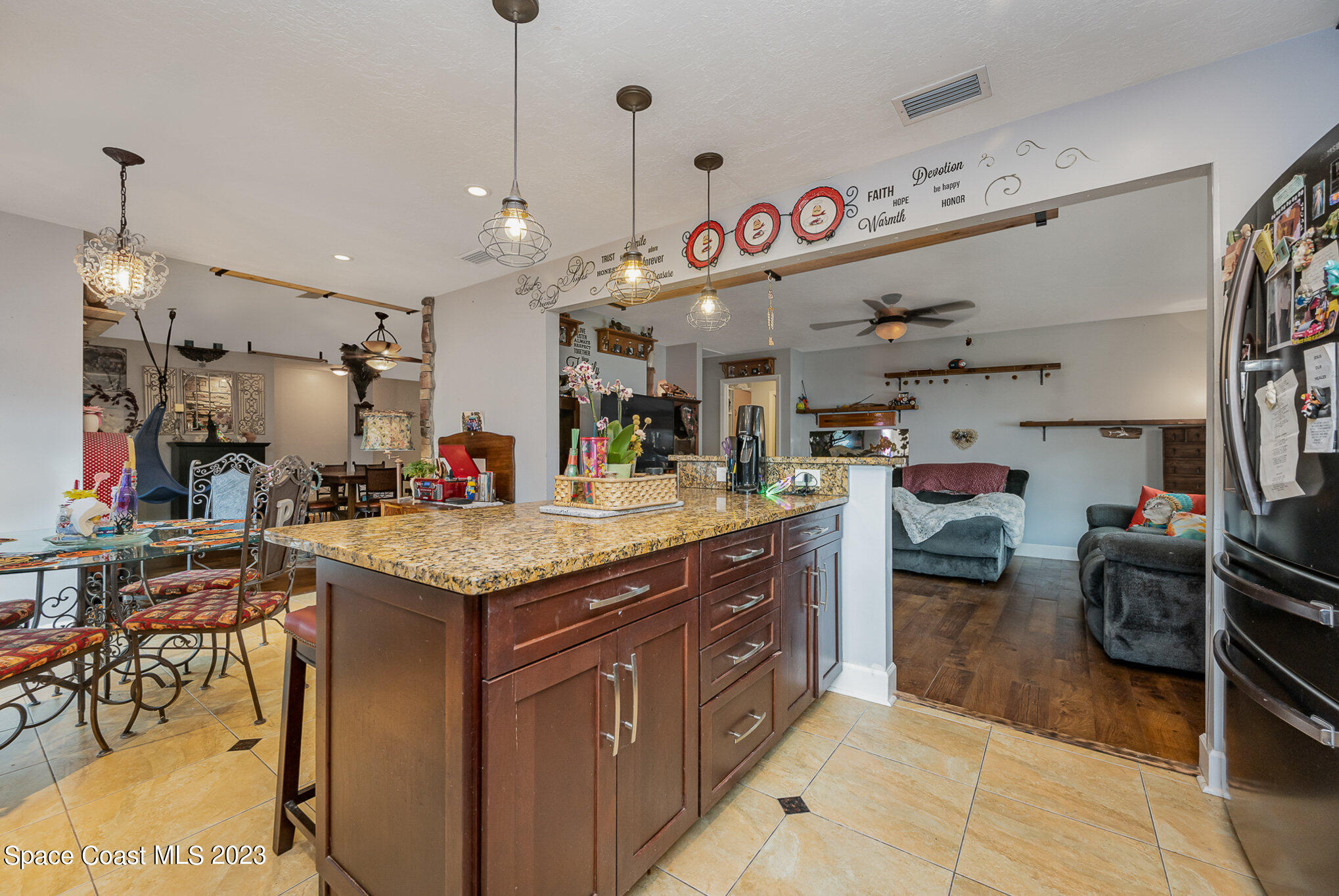 1368 Prospect Circle NE