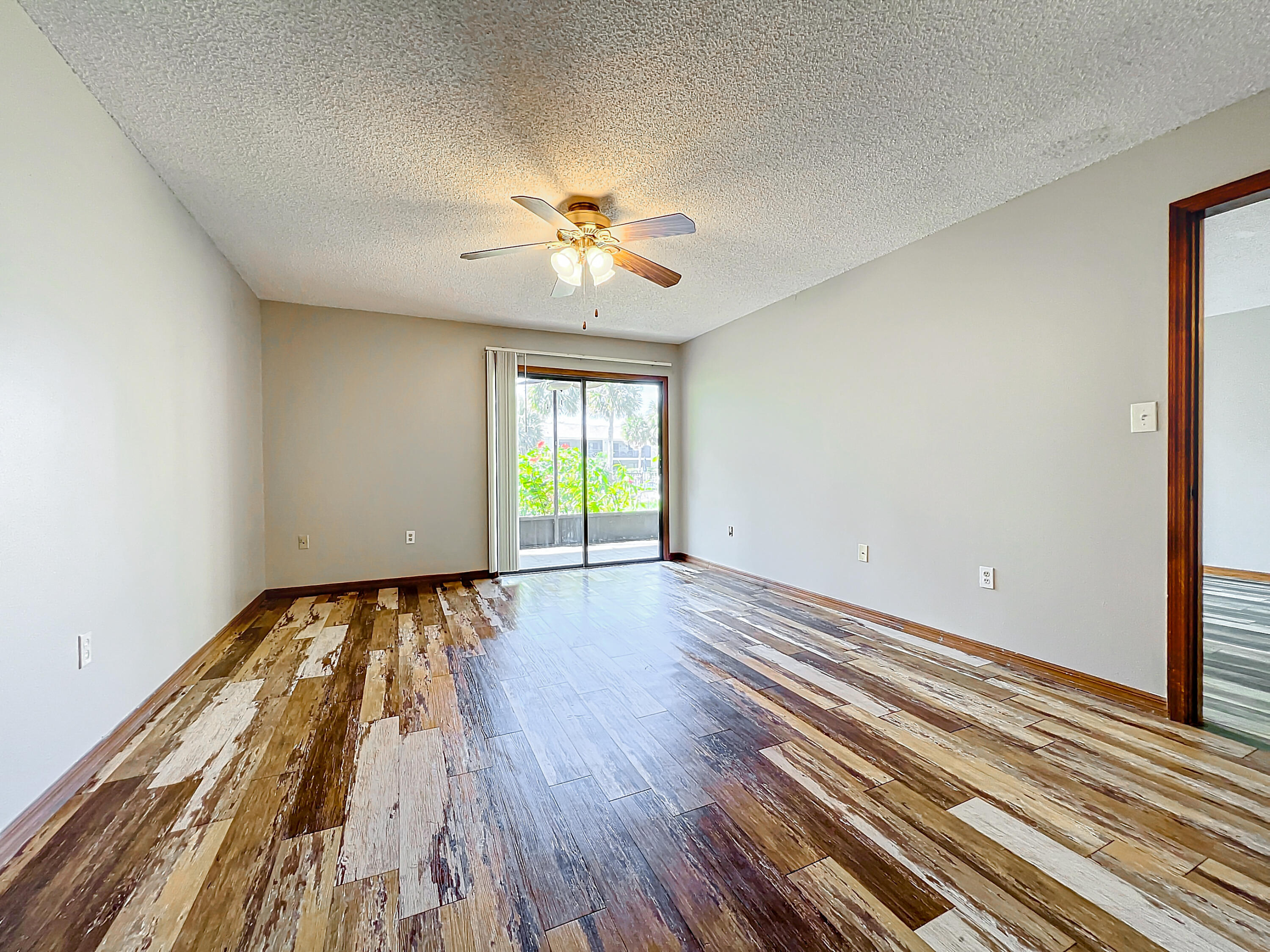 201 International Drive, 115