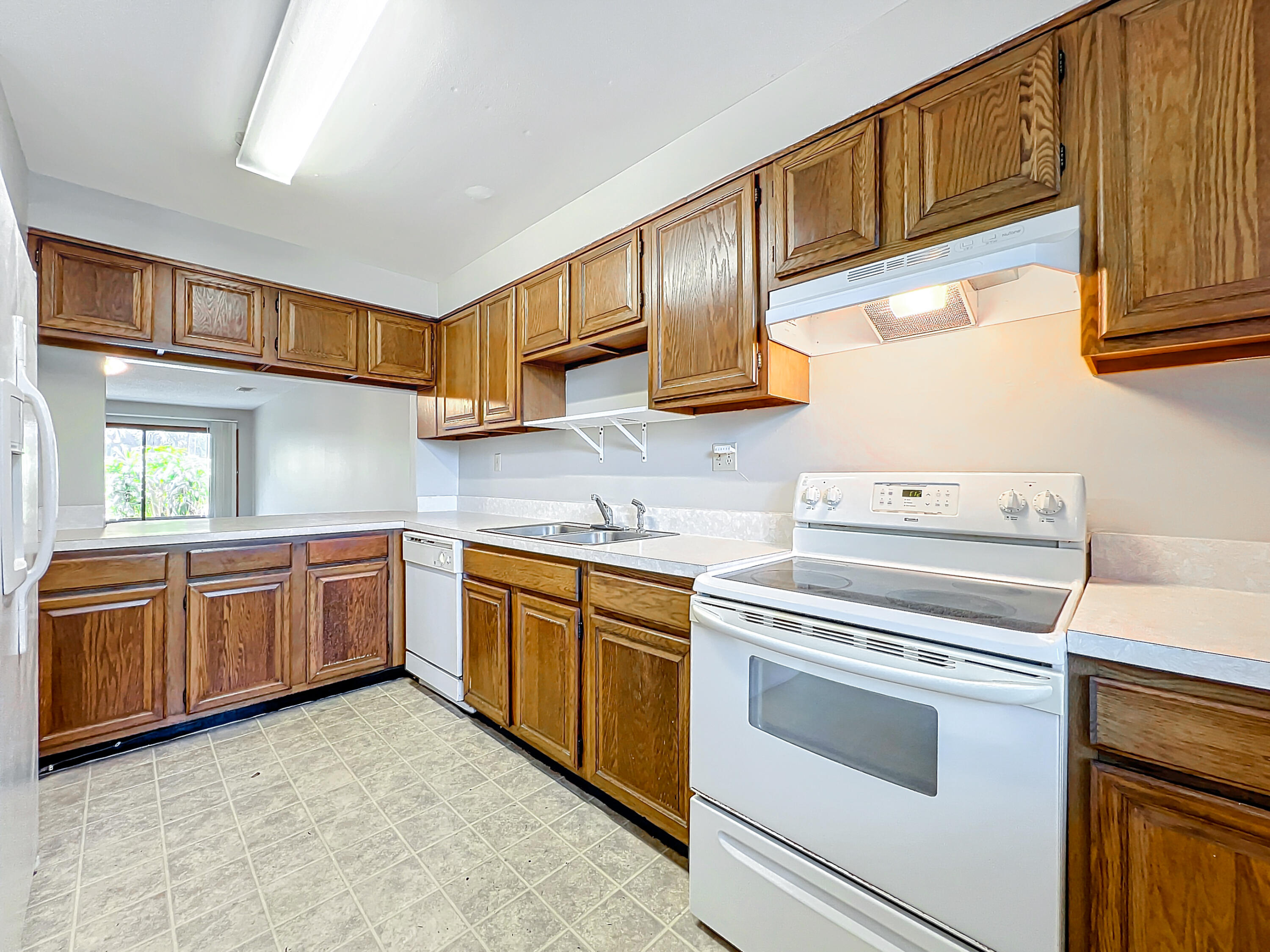 201 International Drive, 115