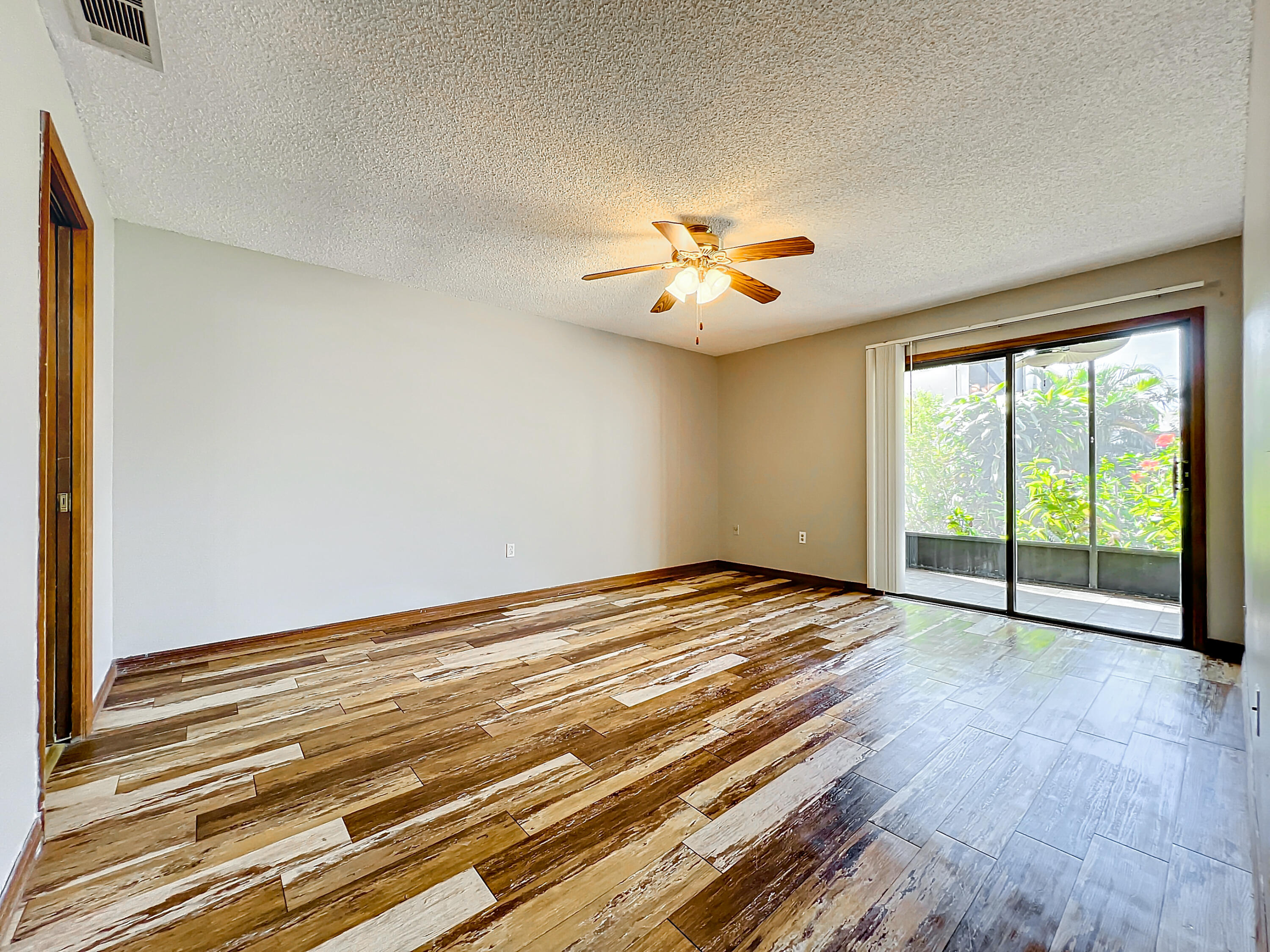 201 International Drive, 115