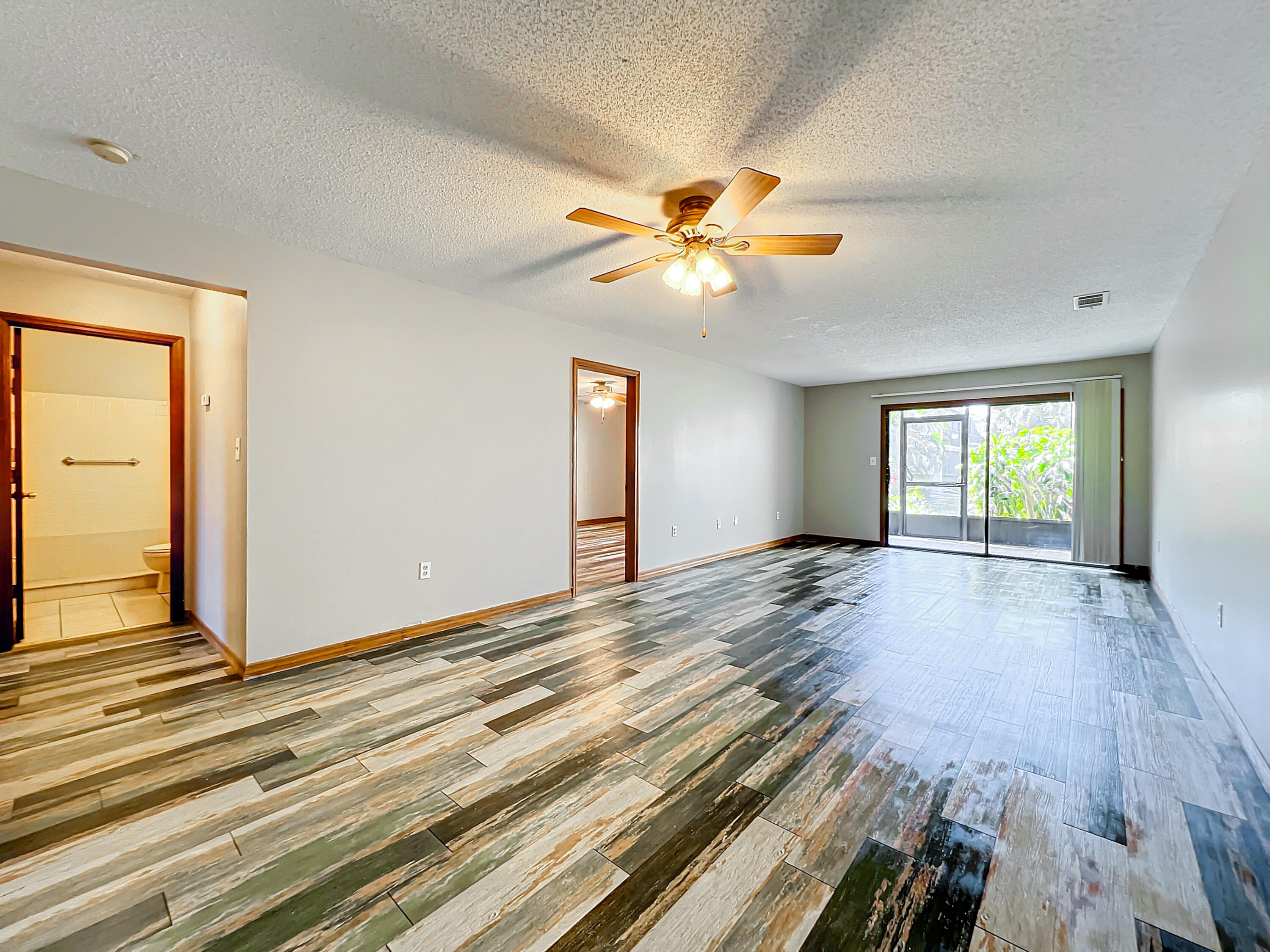 201 International Drive, 115