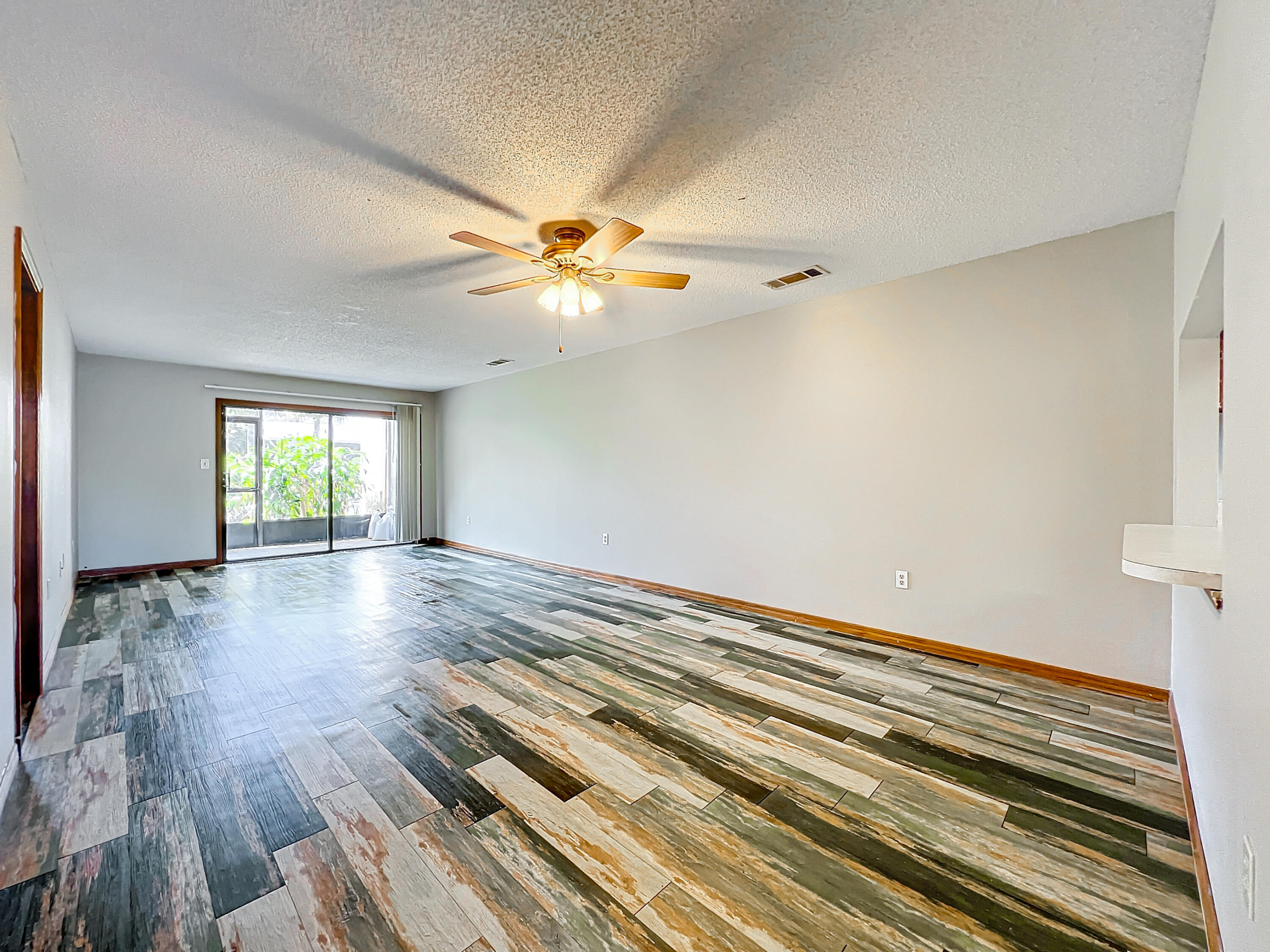 201 International Drive, 115