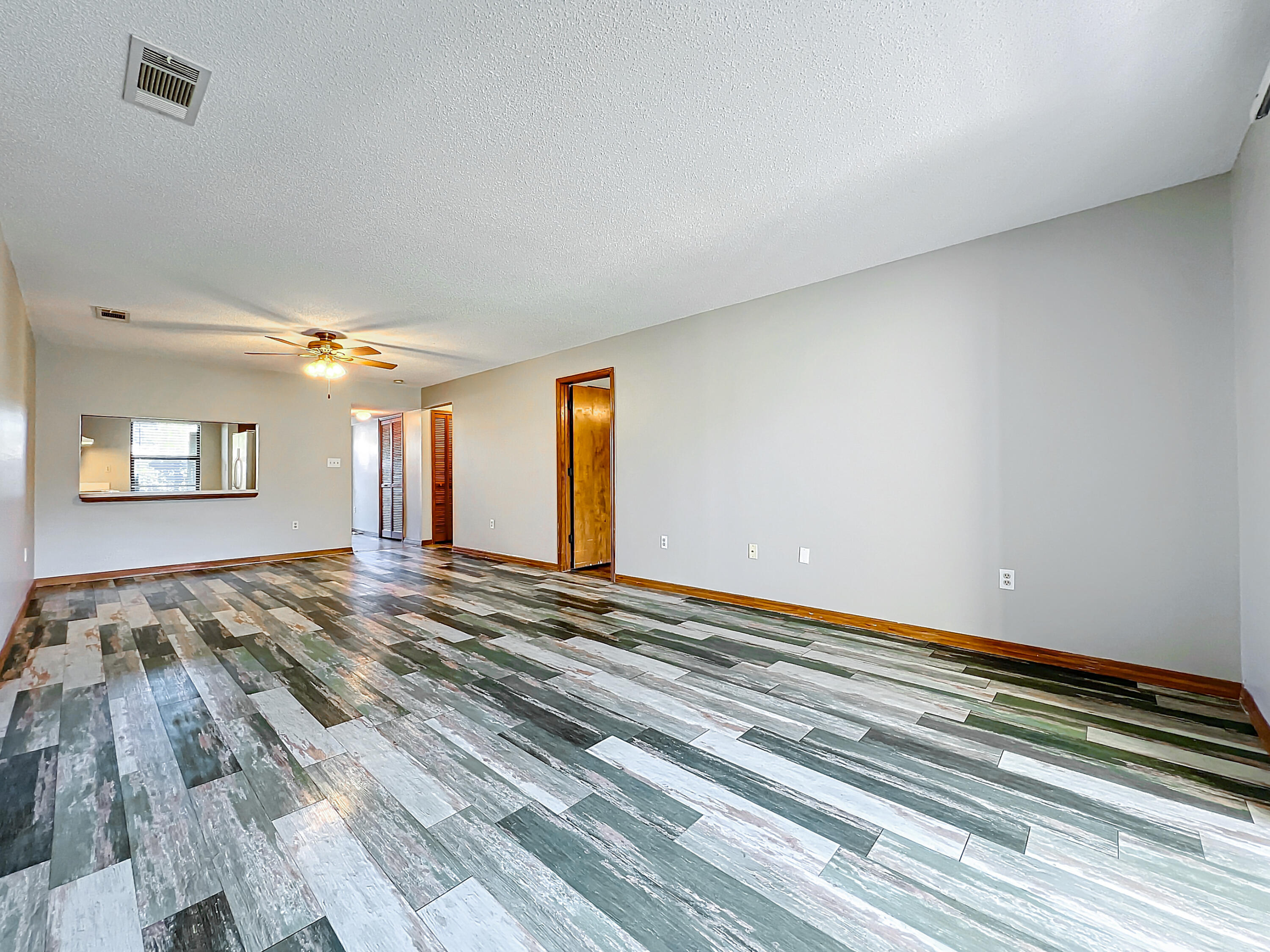 201 International Drive, 115
