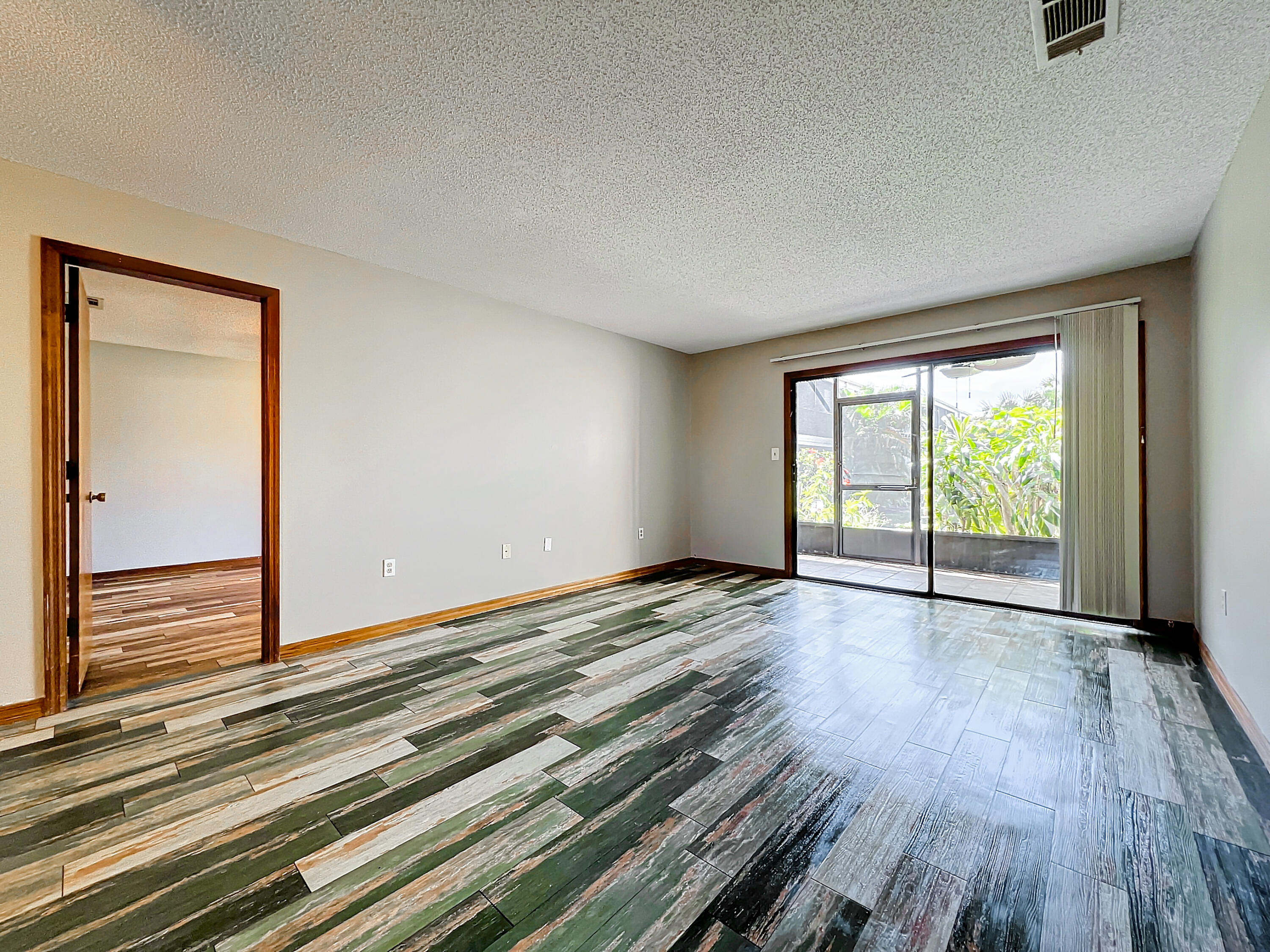 201 International Drive, 115