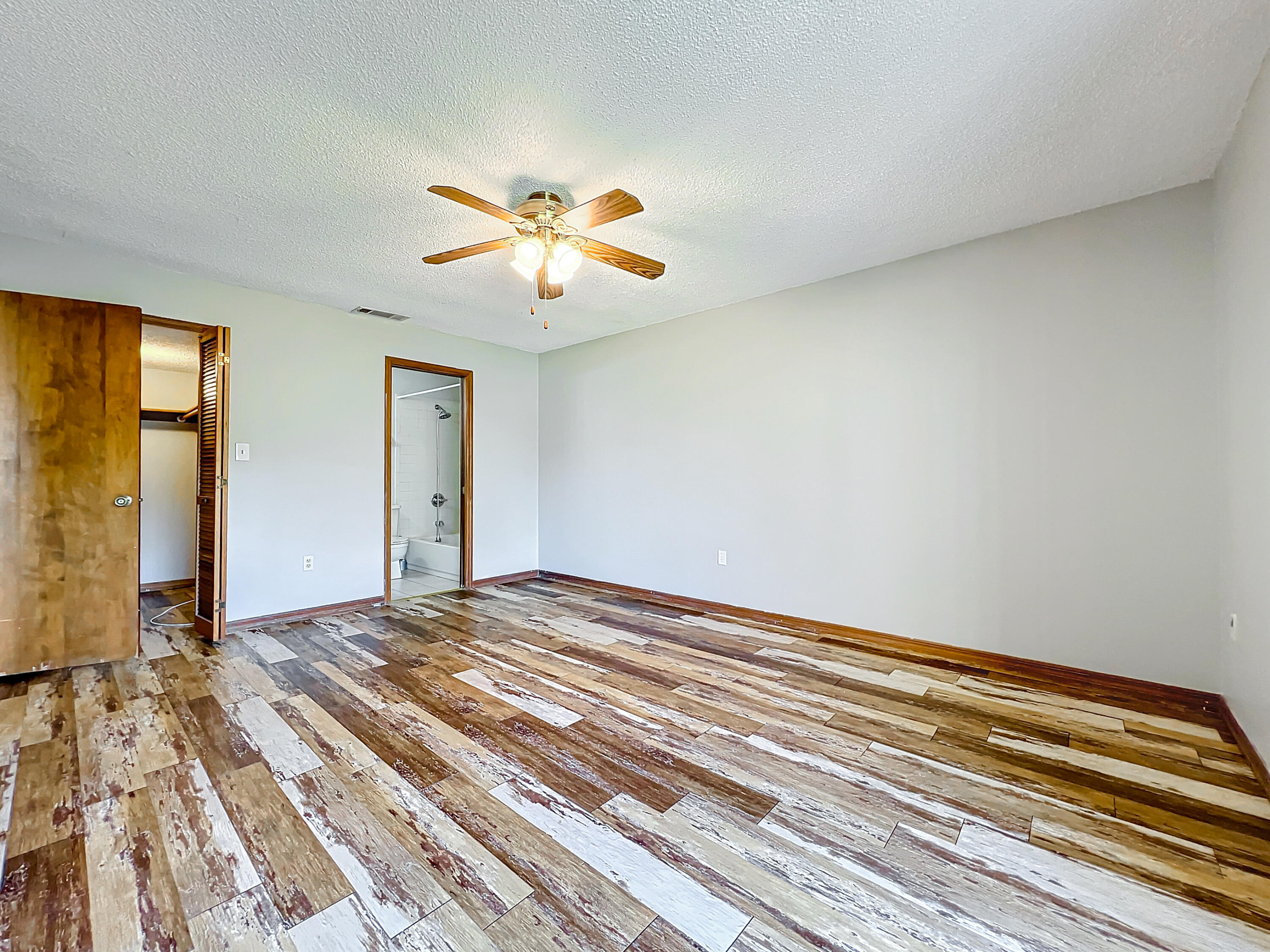 201 International Drive, 115