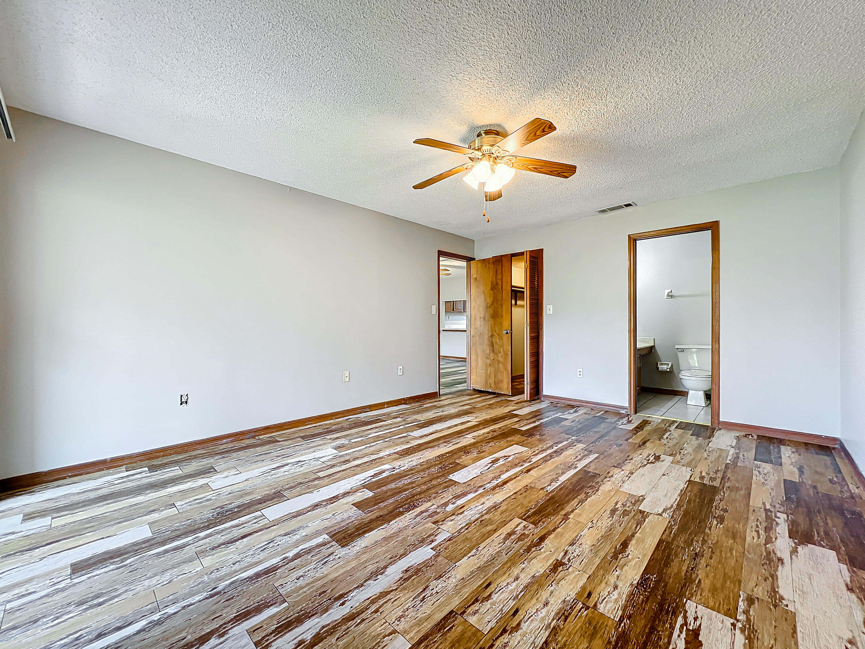 201 International Drive, 115