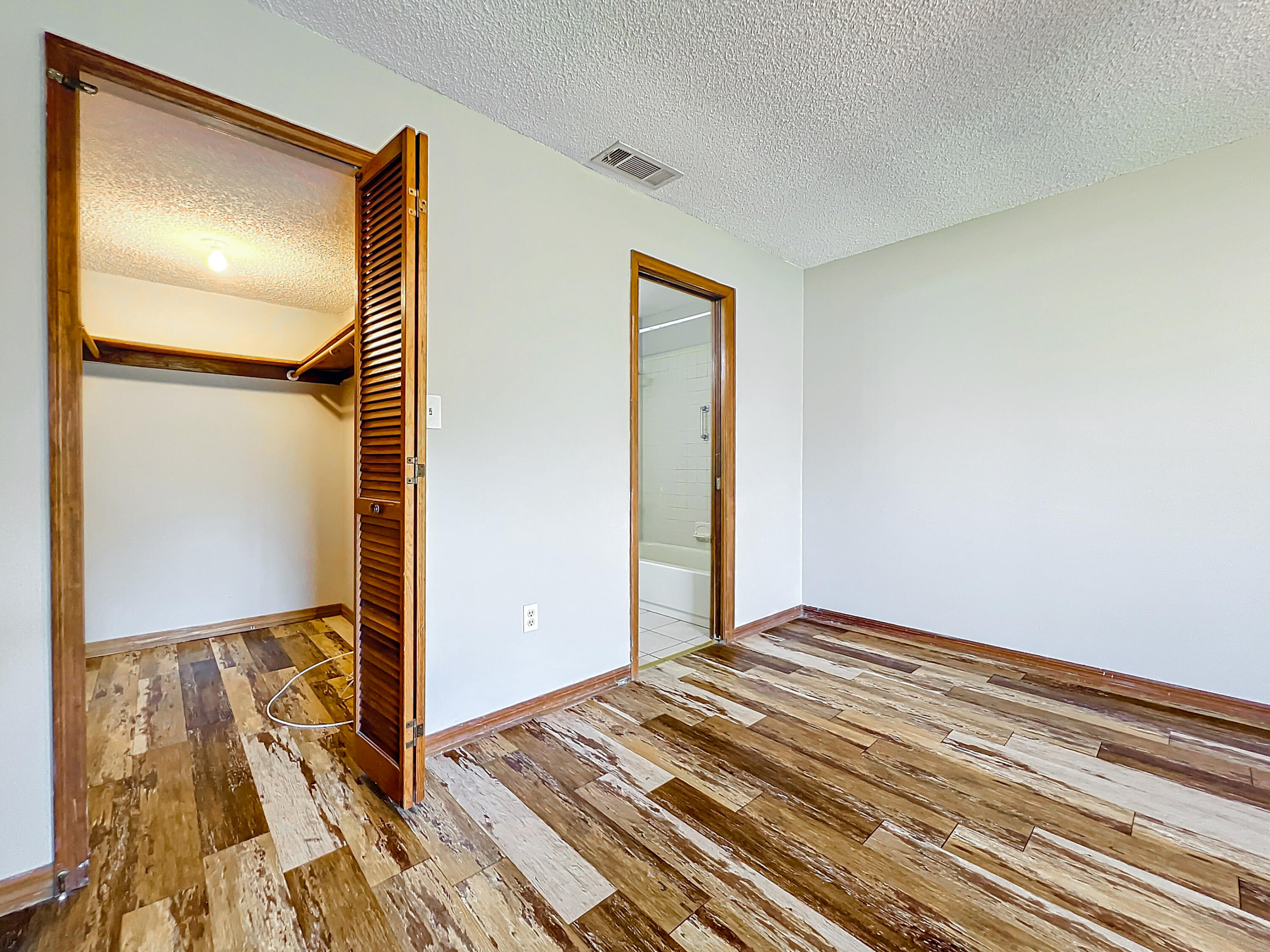 201 International Drive, 115